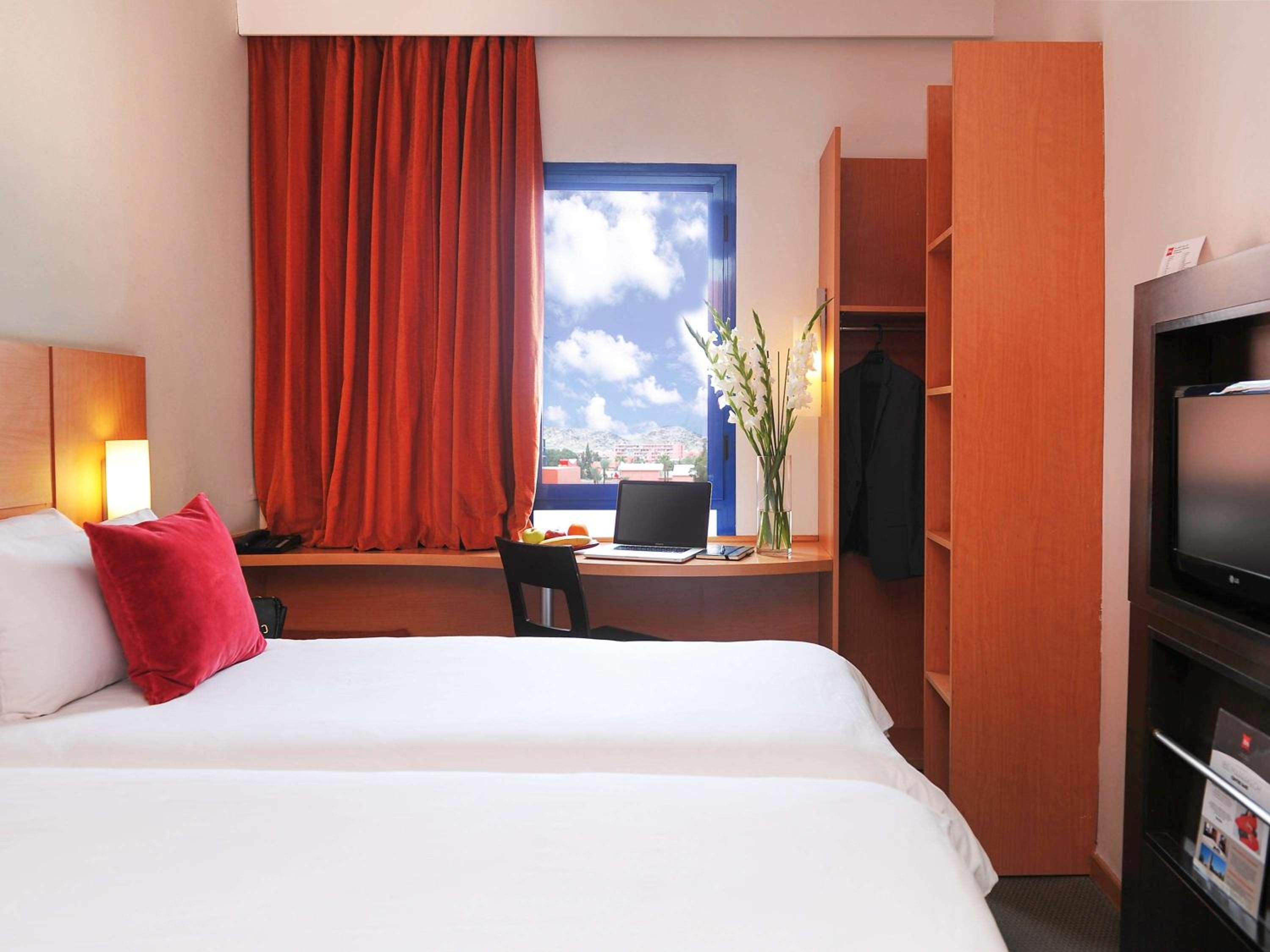 Standard Twin Room - Photo 3