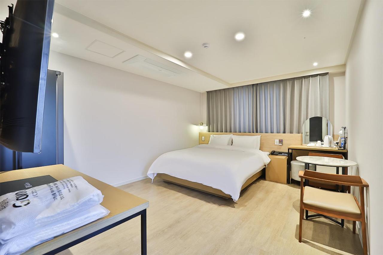 Suite with Terrace - Photo 12