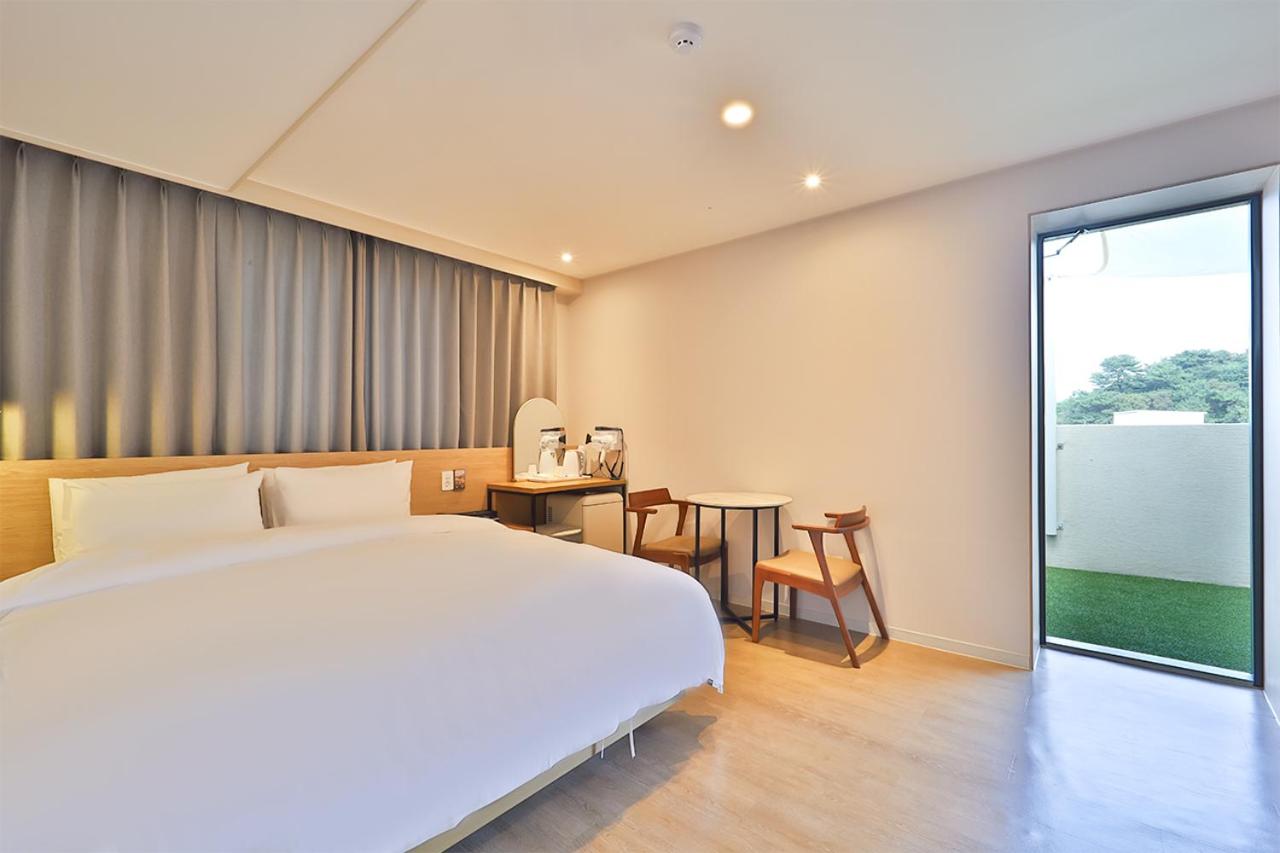 Suite with Terrace - Photo 3