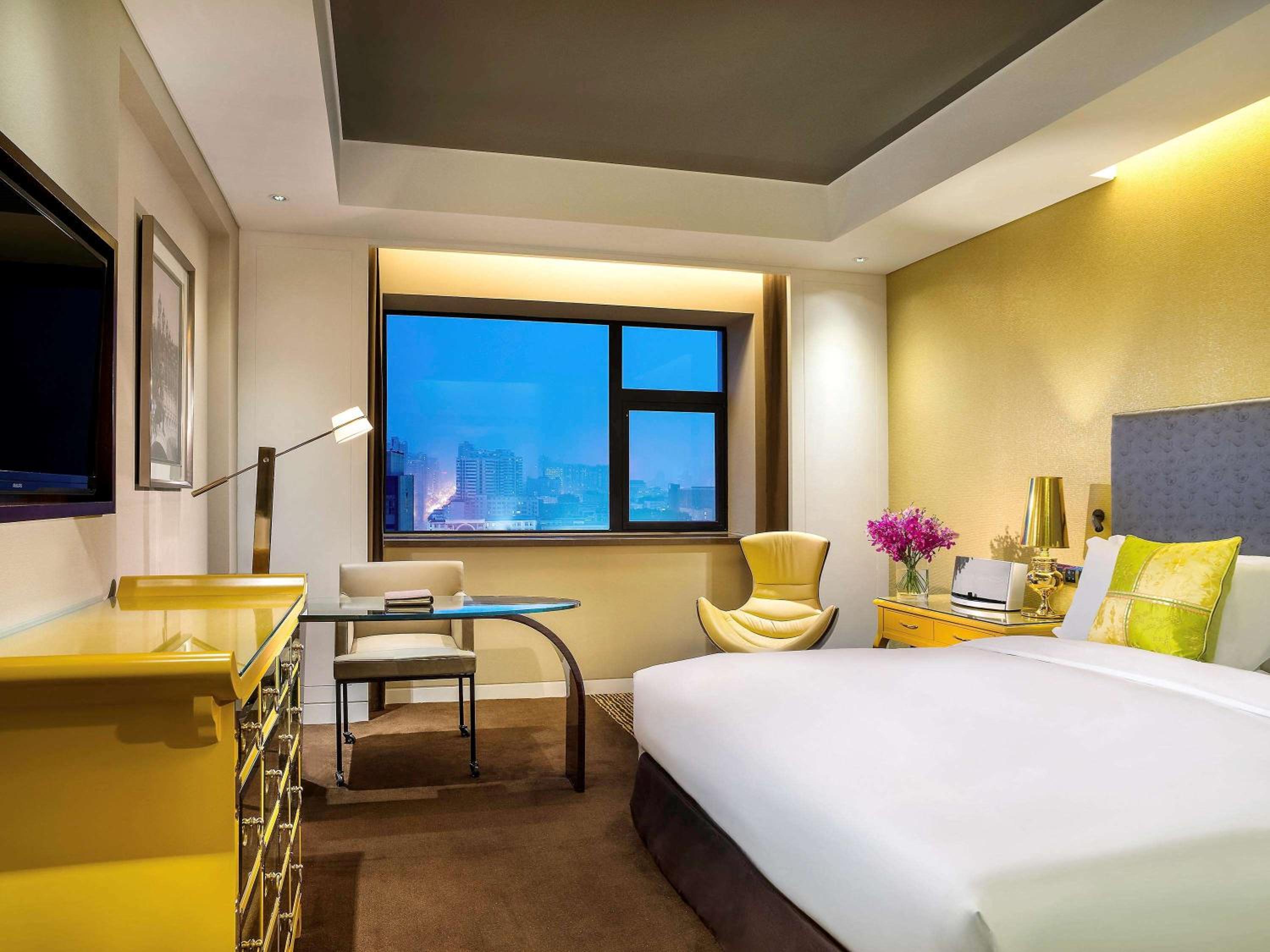 Superior King Room - Photo 13