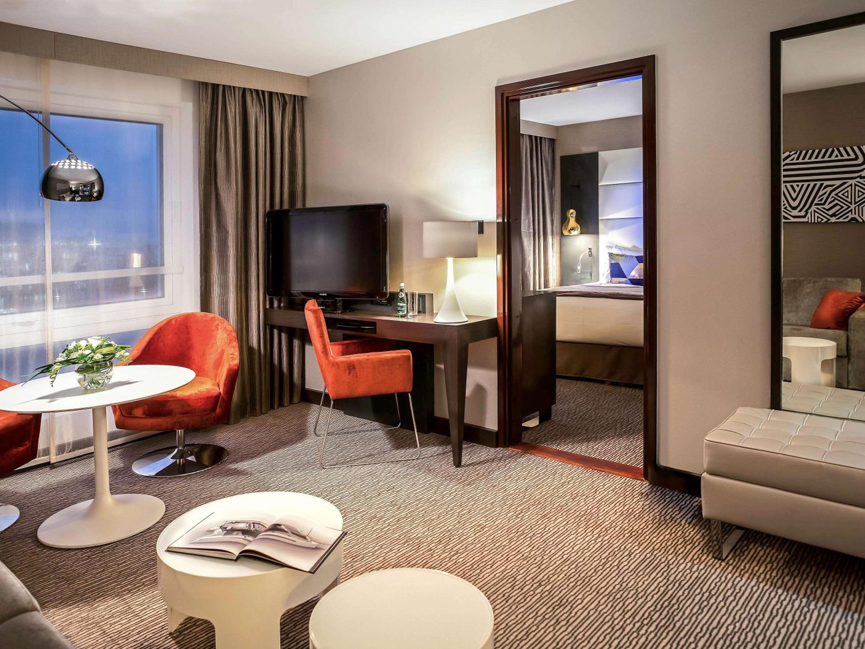 Junior King Suite - Photo 8