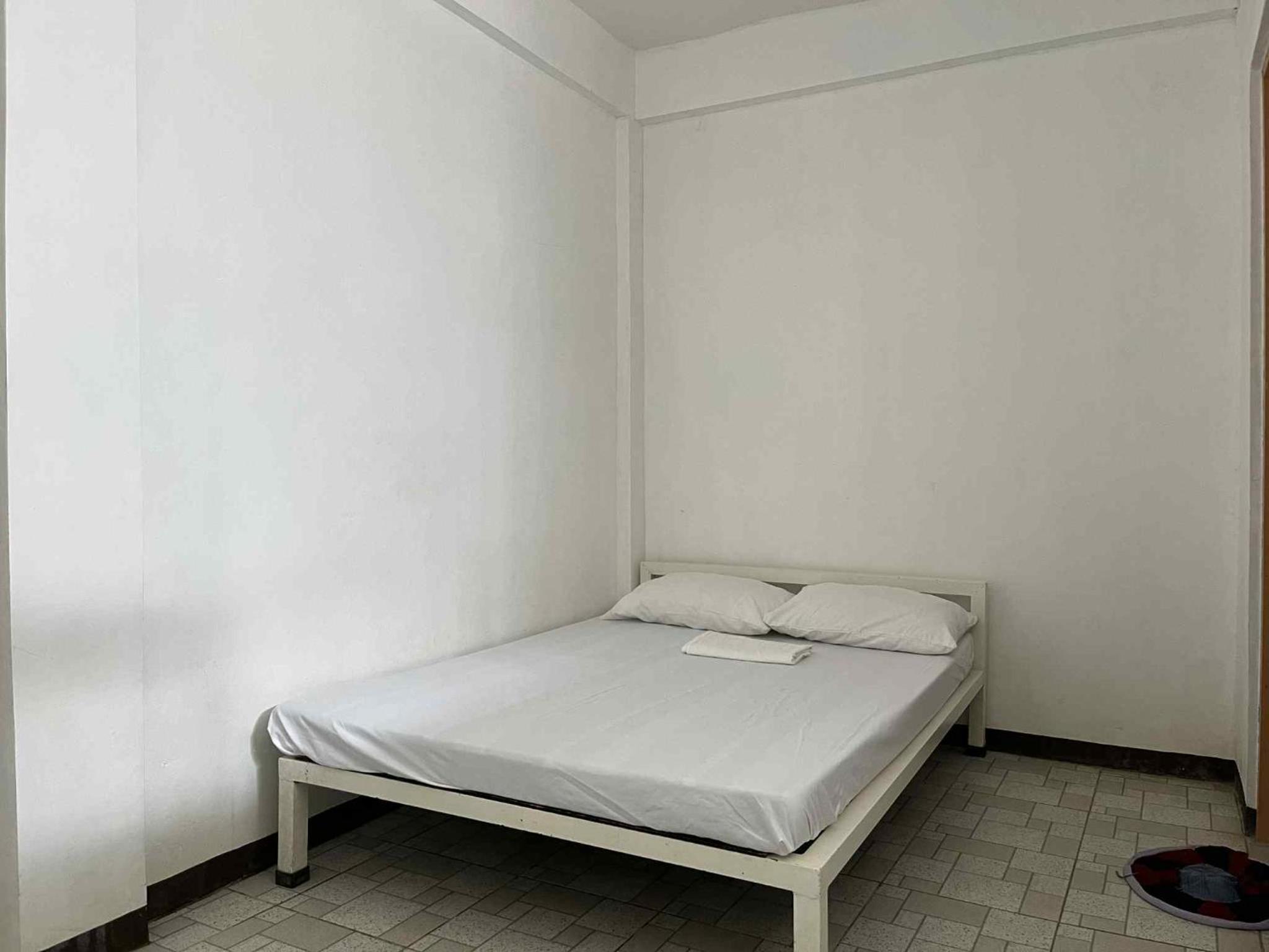 Budget Double Room - Photo 3