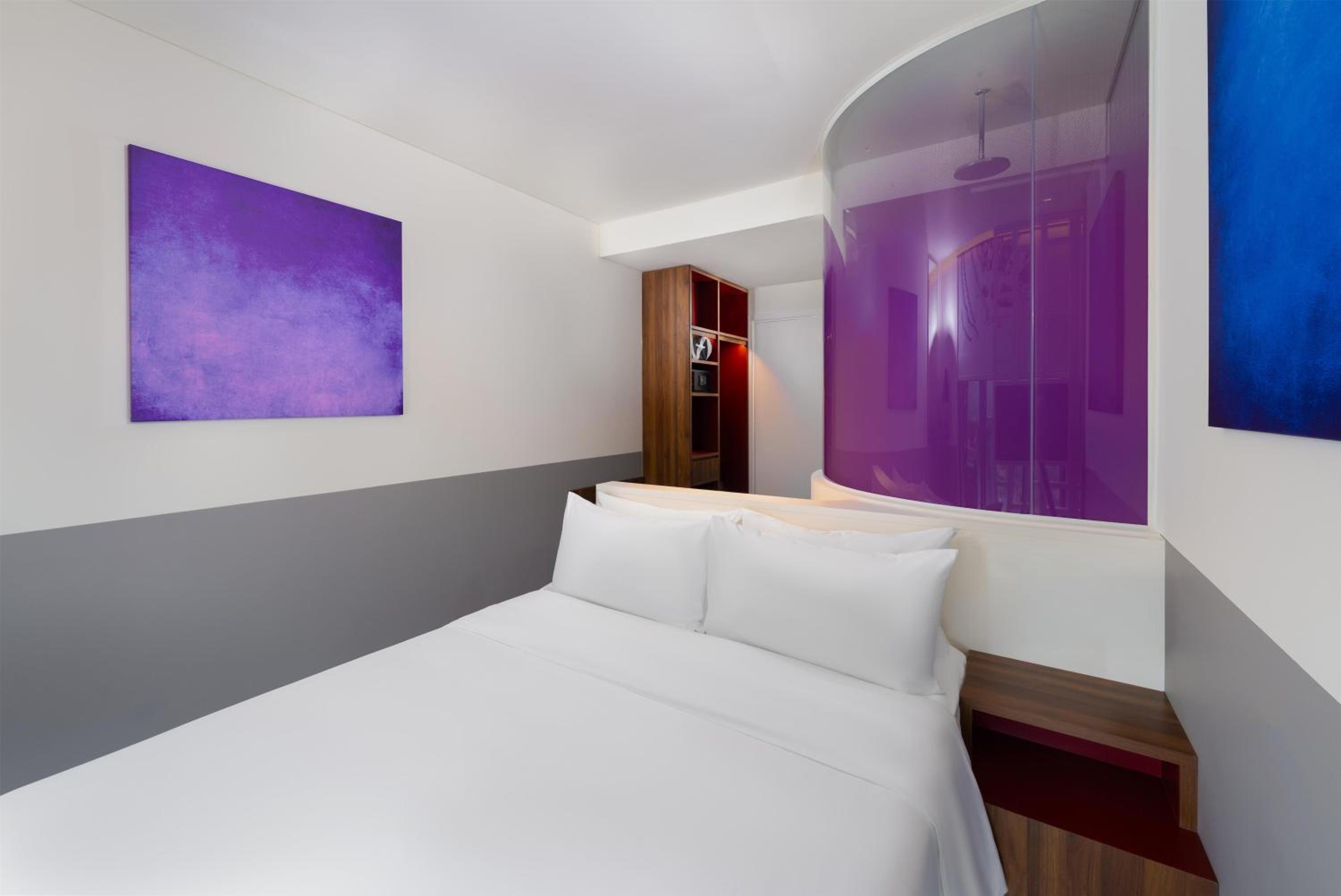 Queen Room with Ocean View - Photo 2