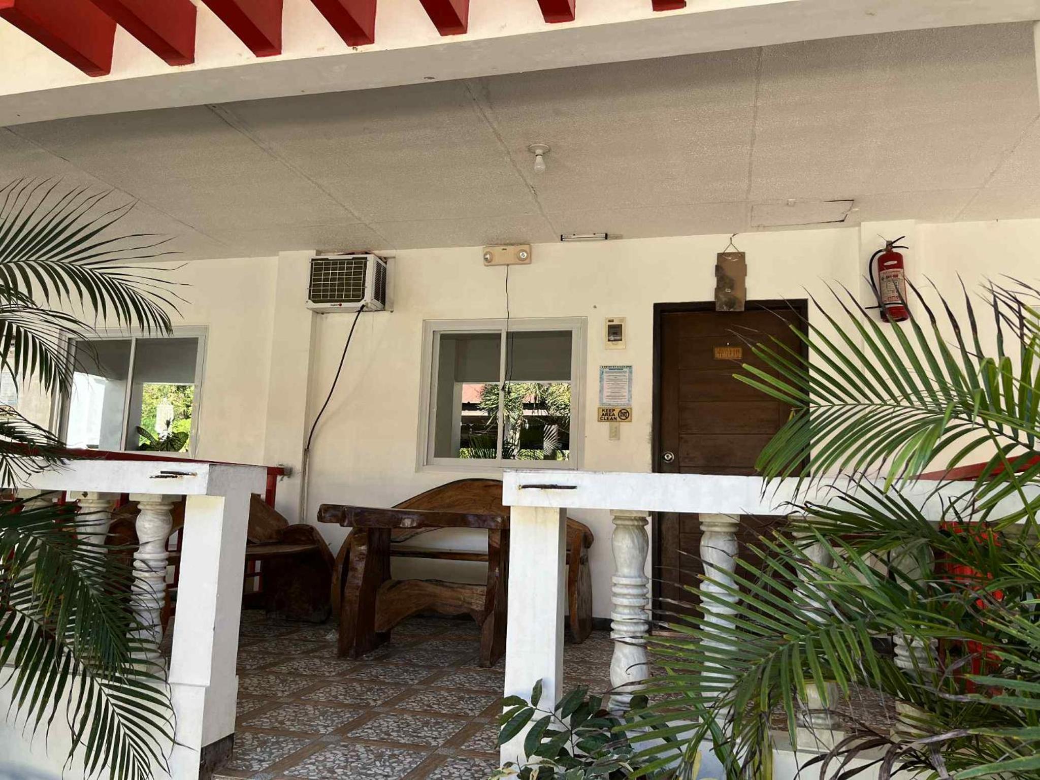 Family Room - Photo 10