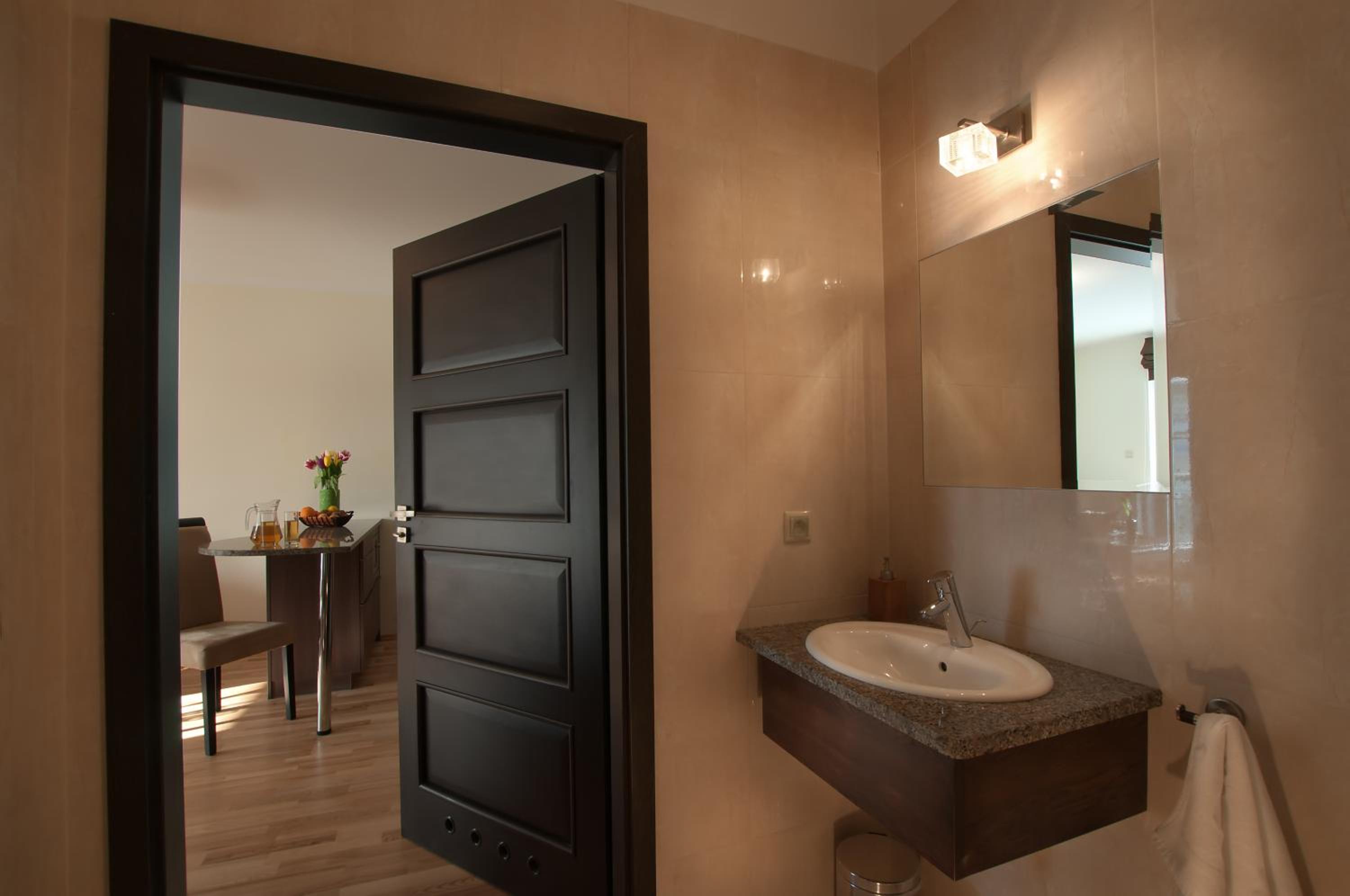Comfort Apartment - Photo 3