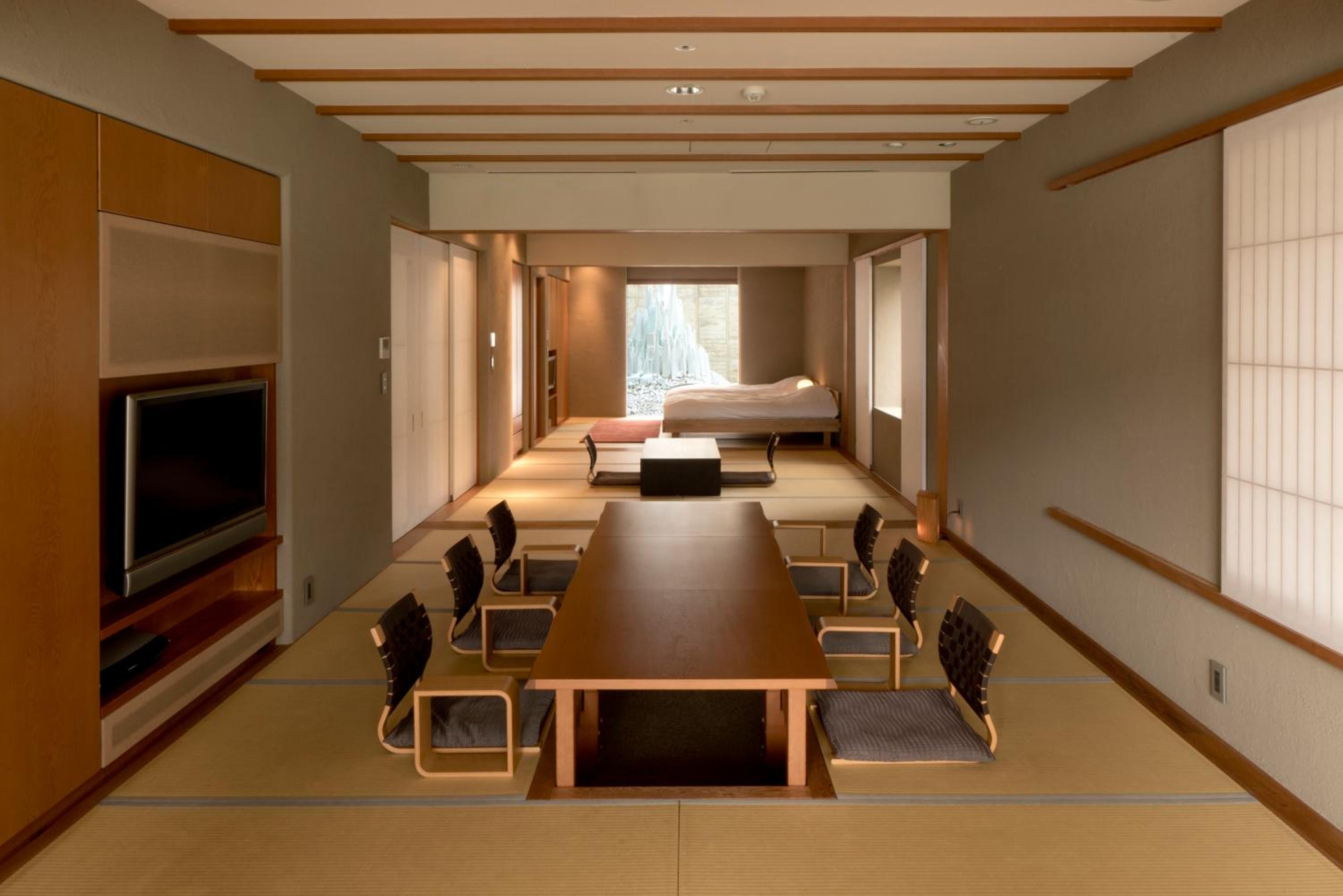 Japanese-Style Superior Suite with Hot Spring Bath - New Wing