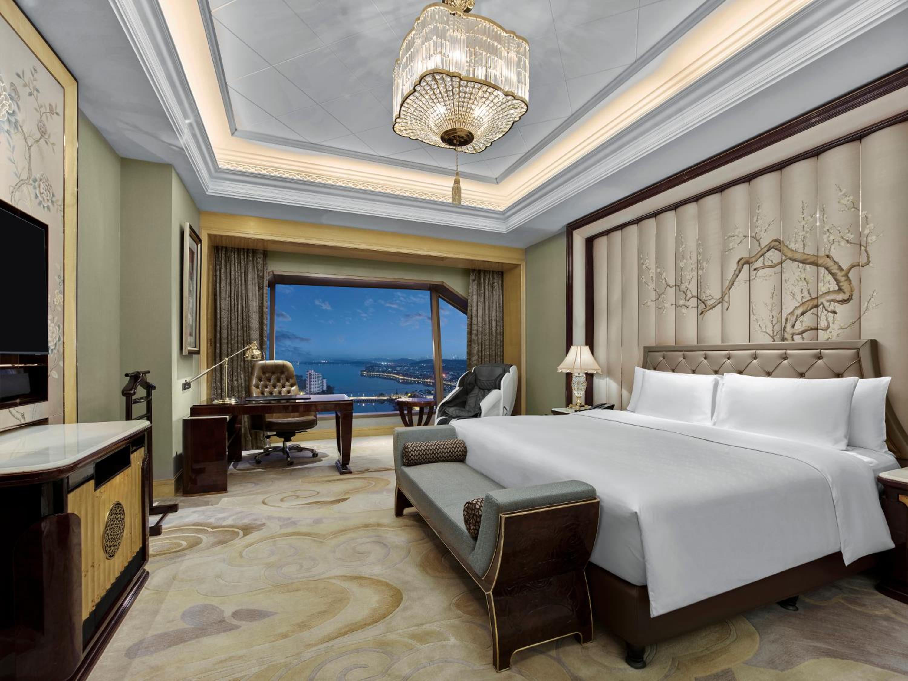 King Room with Lake View