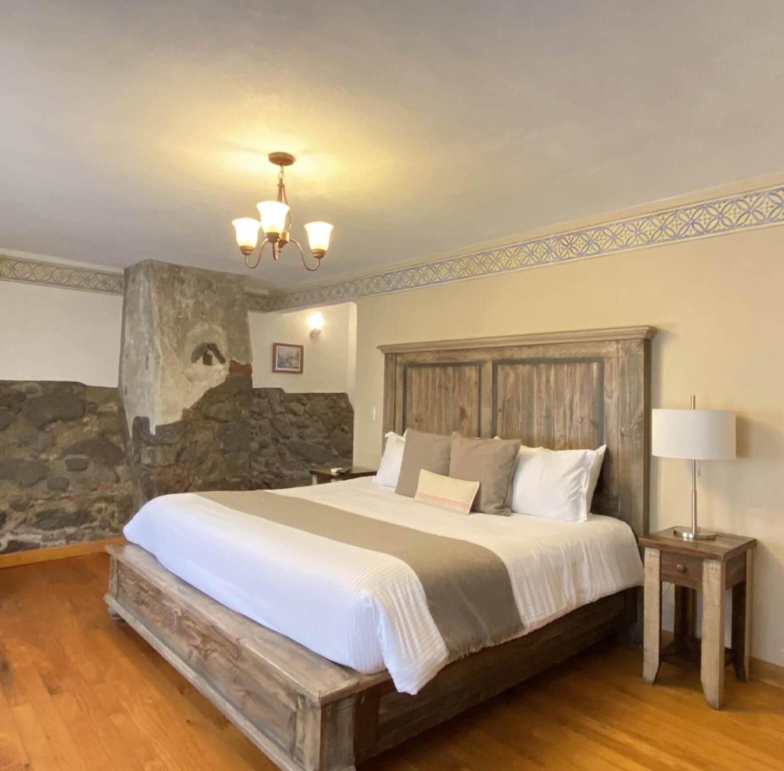 Standard King Room photo 1