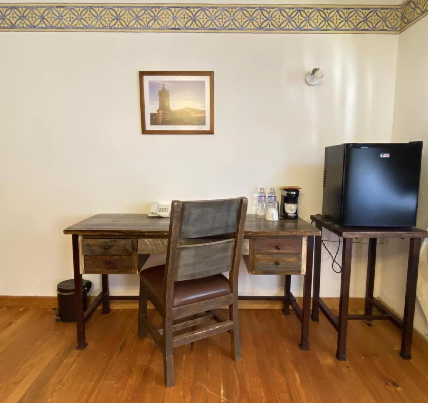 Standard King Room photo 3