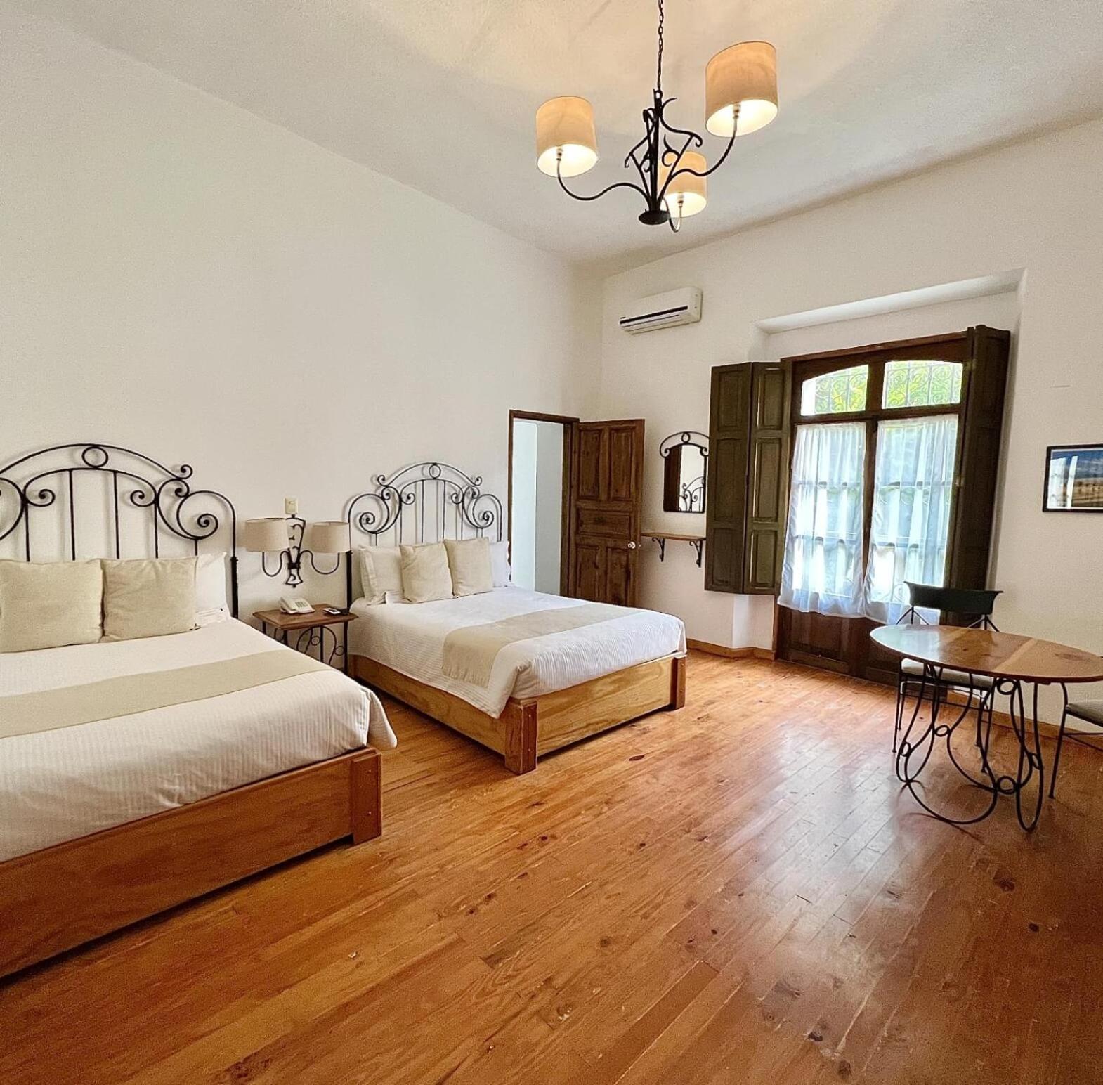 Standard Double Room with Two Double Beds photo 2