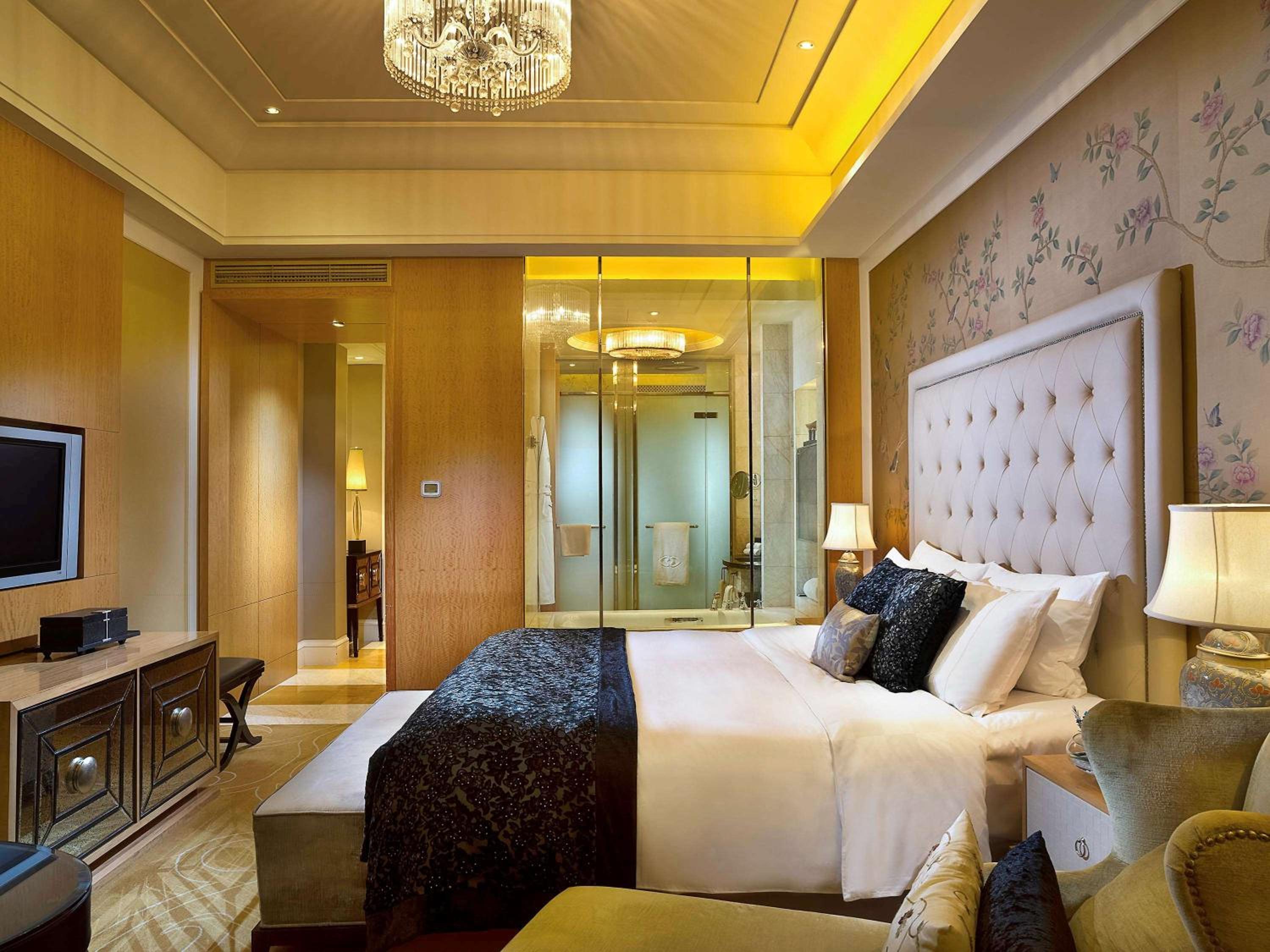 Executive Deluxe King Room - Photo 2