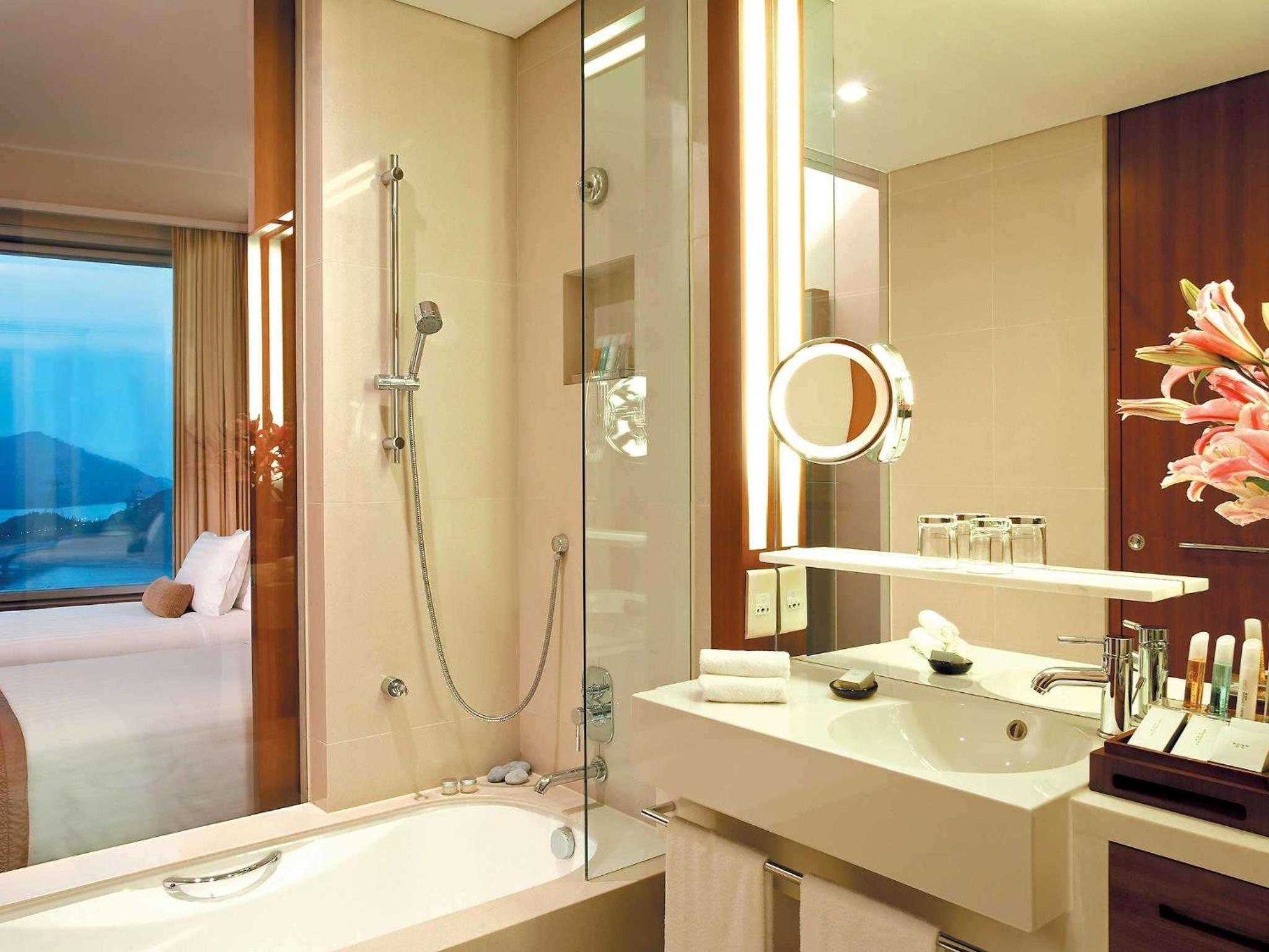 Executive Premier Twin Room photo 2
