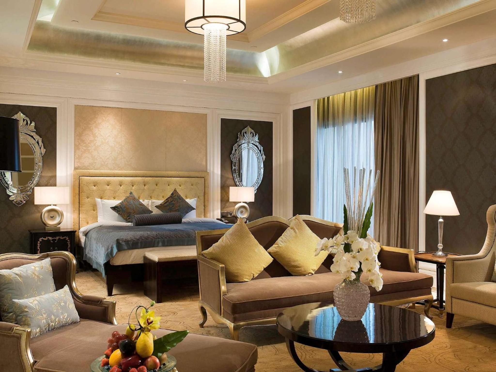 Opera King Suite photo 1