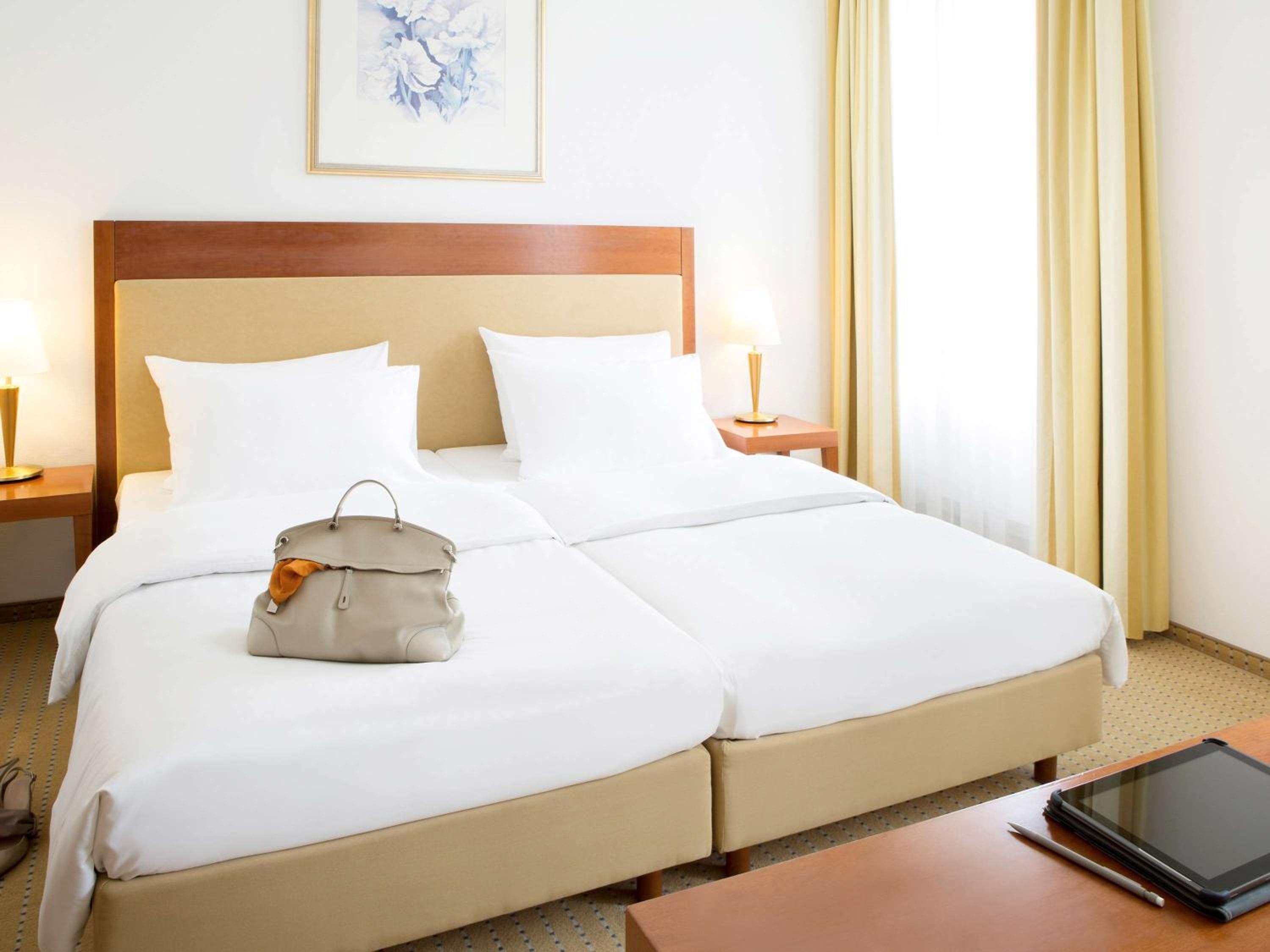 Standard One Double Bed - Photo 1