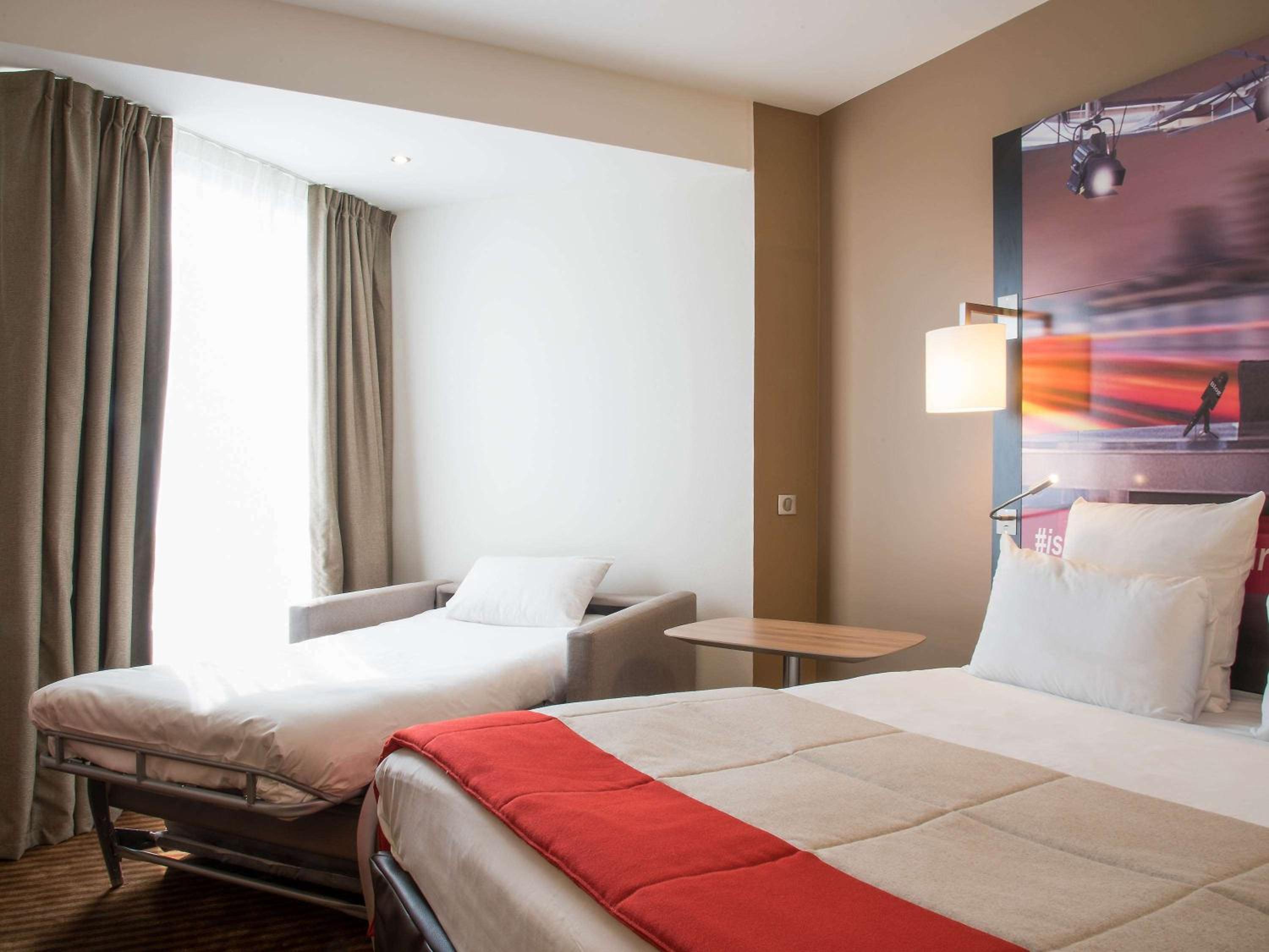 Two Rooms next to Each Other
