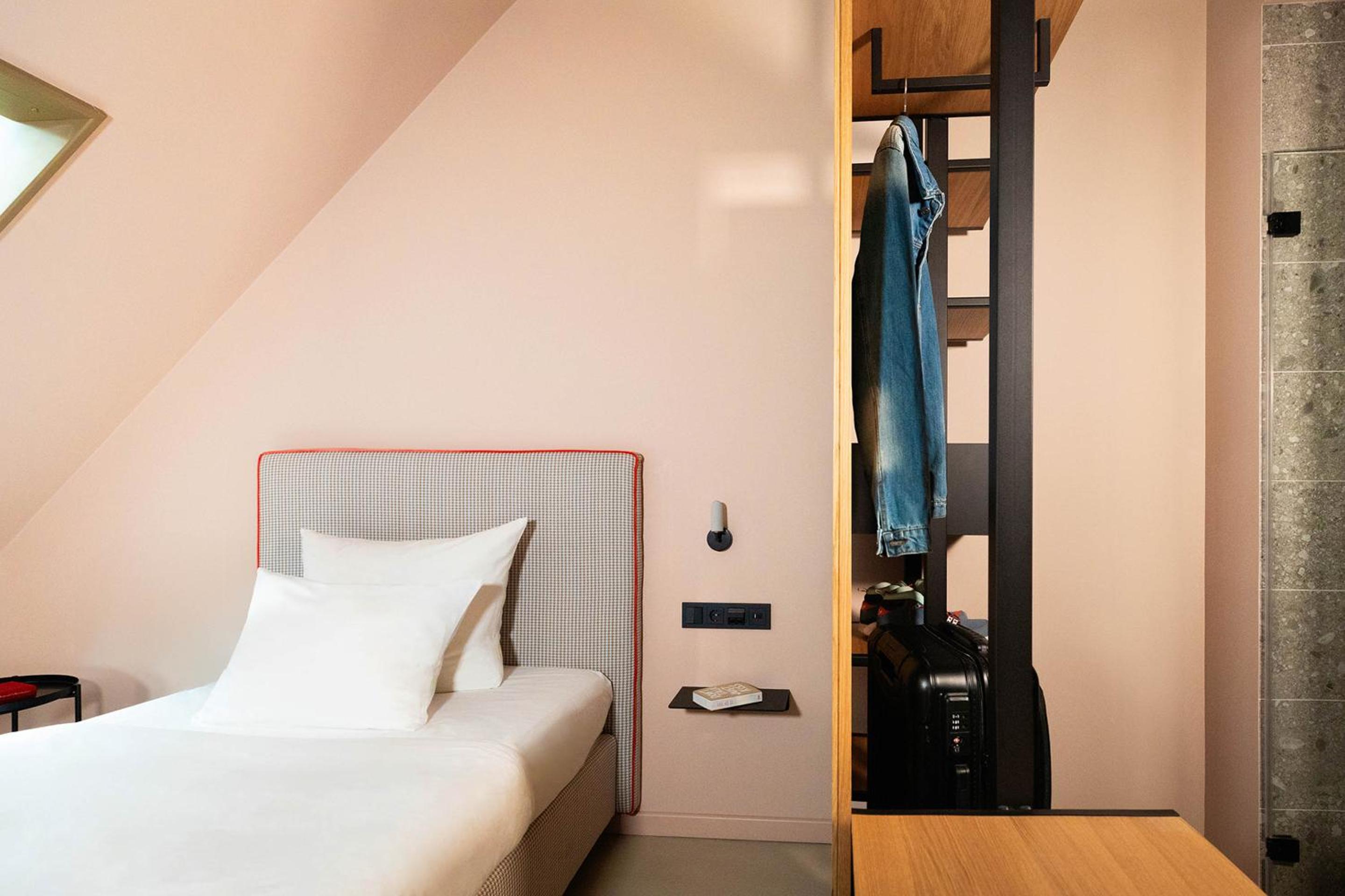 Classic Single Room
