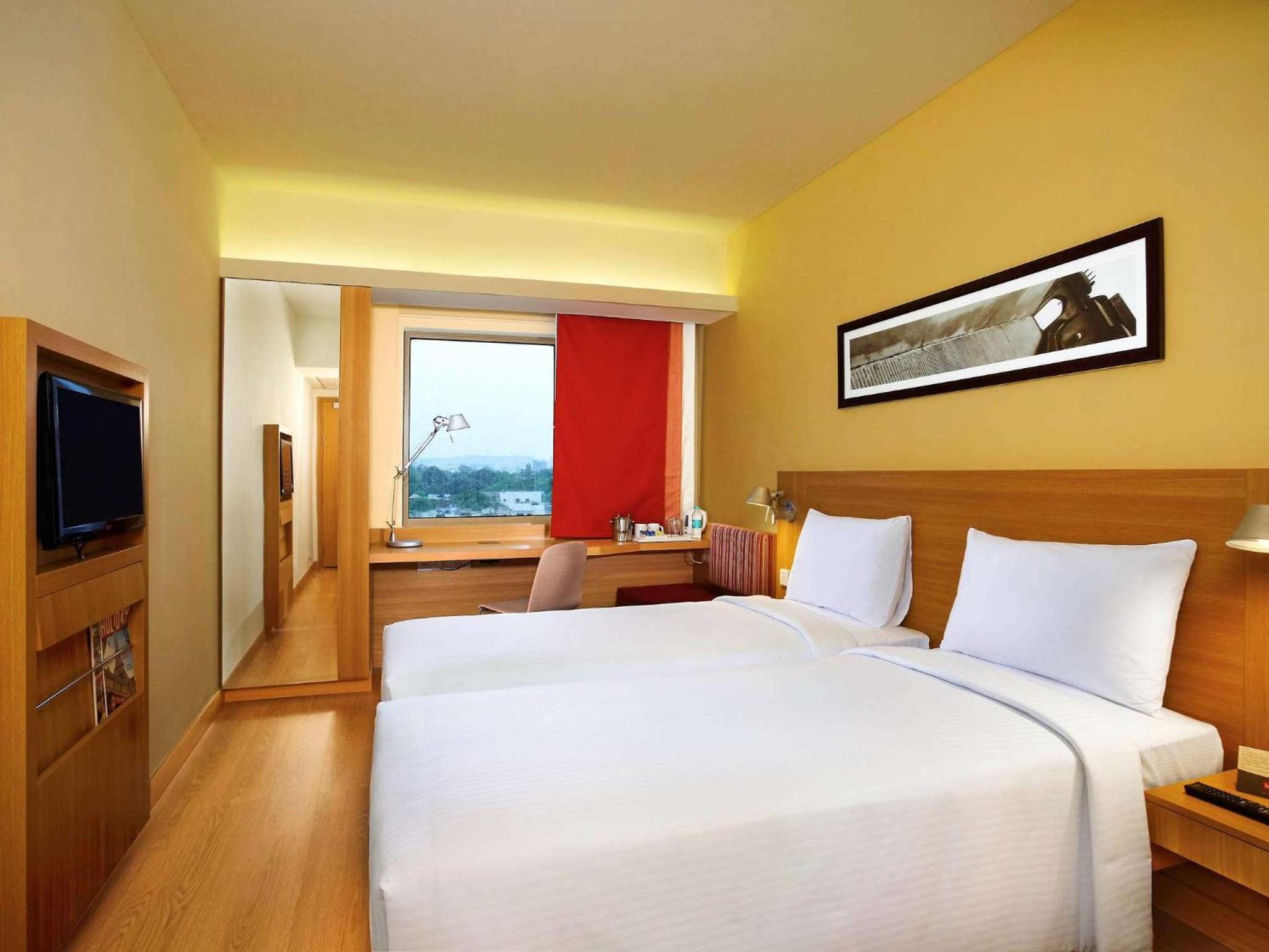 Standard Twin Room - Photo 4