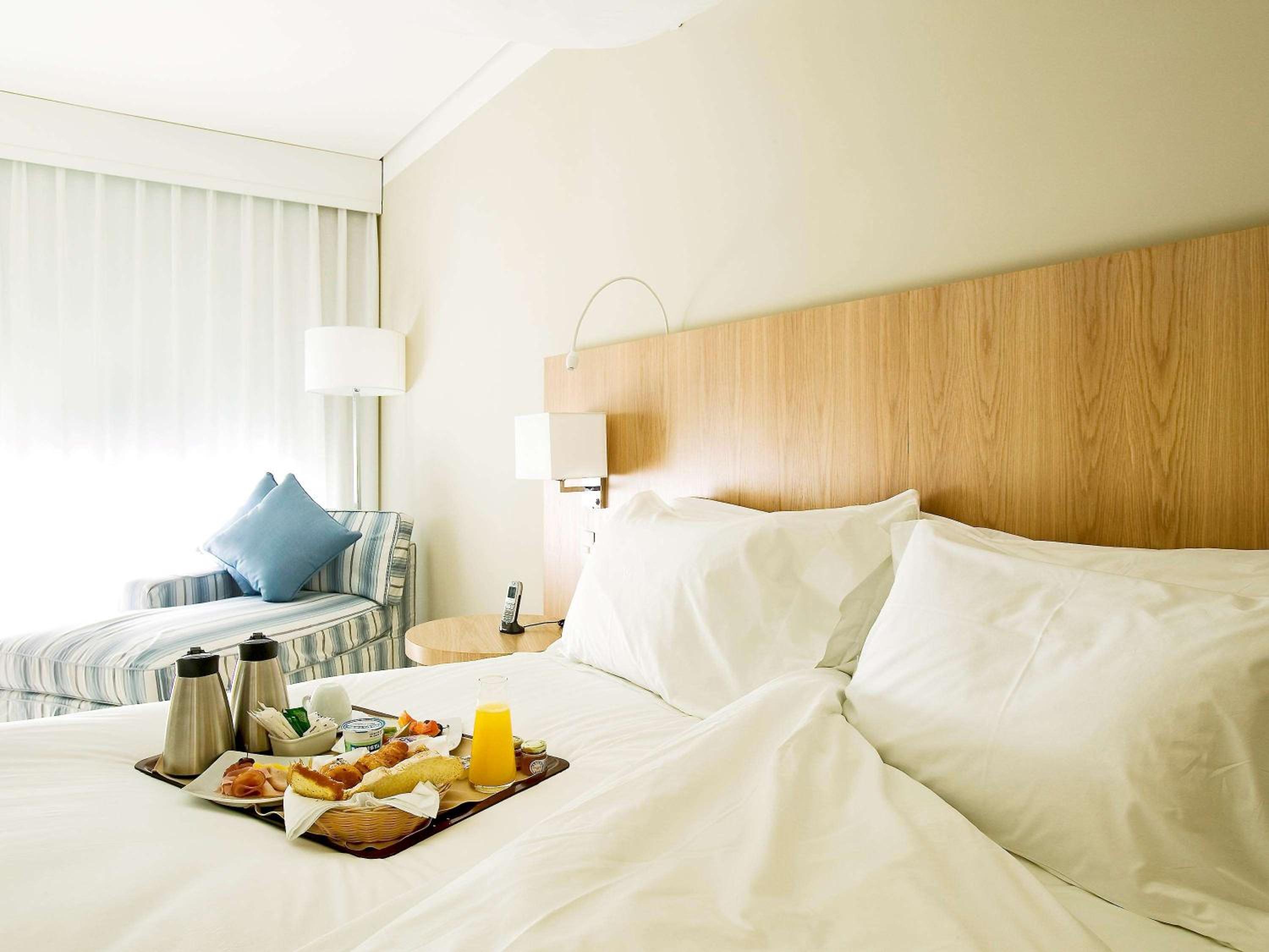 Superior Double Room with Balcony and Sea or Pool View photo 2