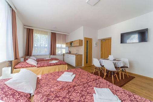 Classic Quadruple Room