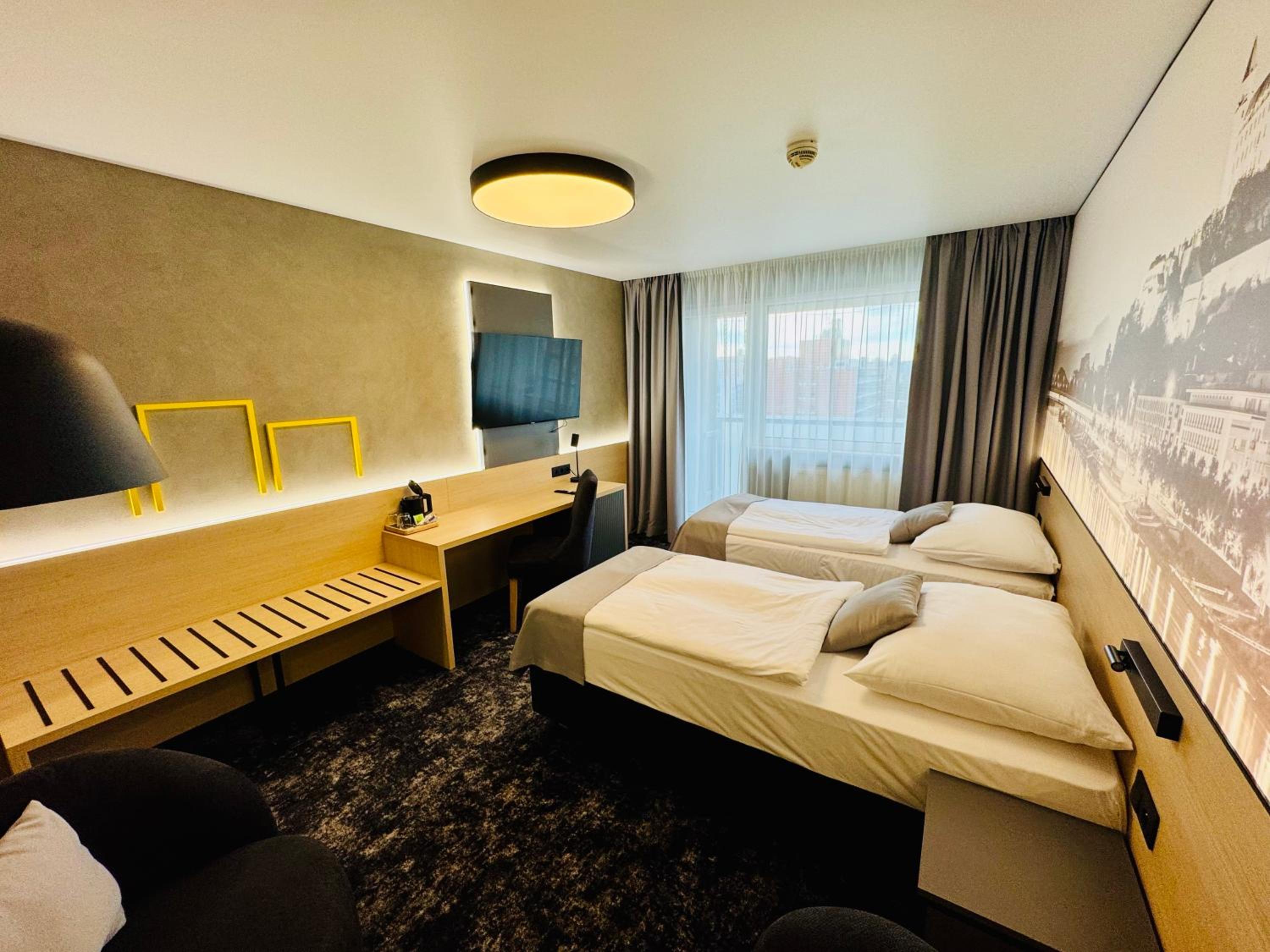 Deluxe Twin Room photo 2