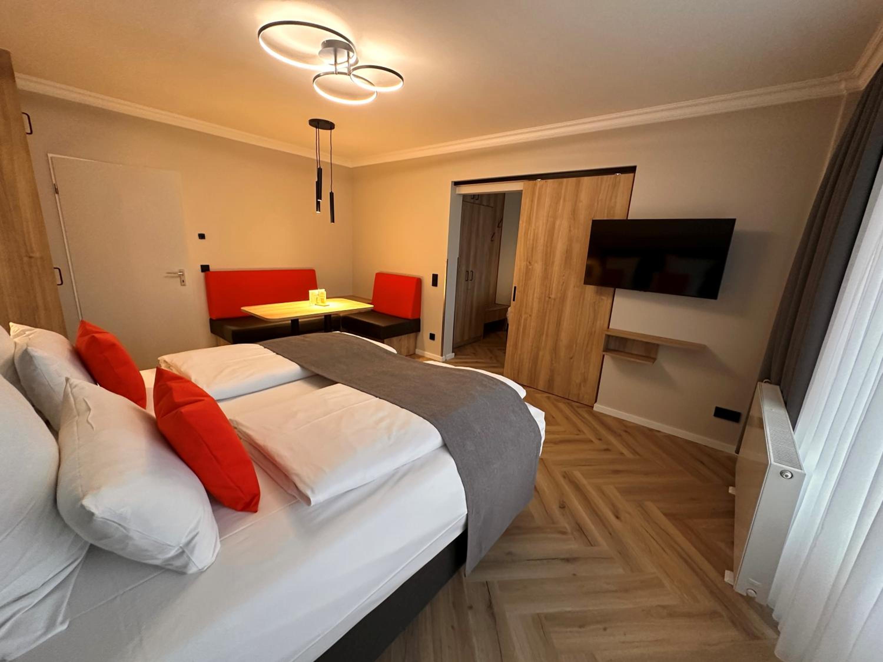 Deluxe Family Room with Kitchen & Balcony