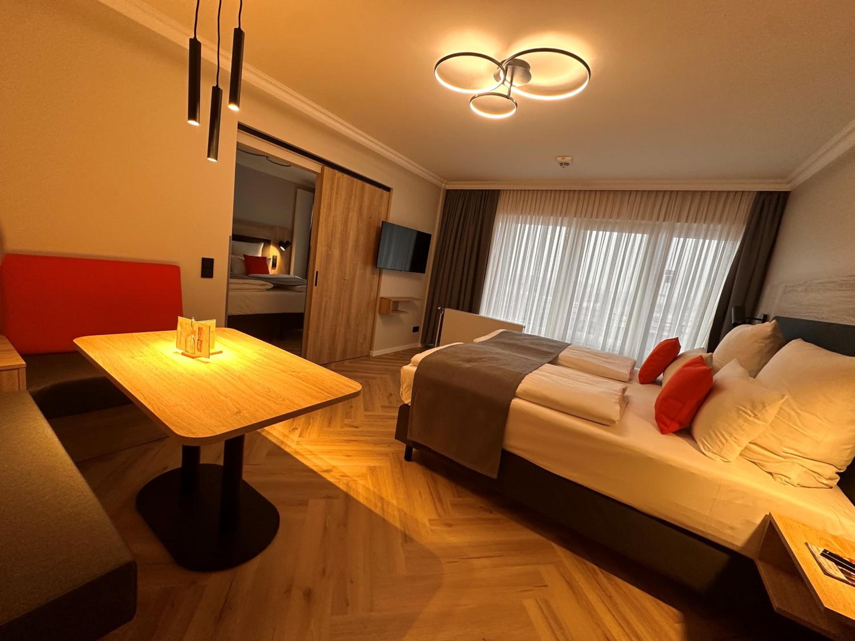 Deluxe Family Room with Kitchen & Balcony