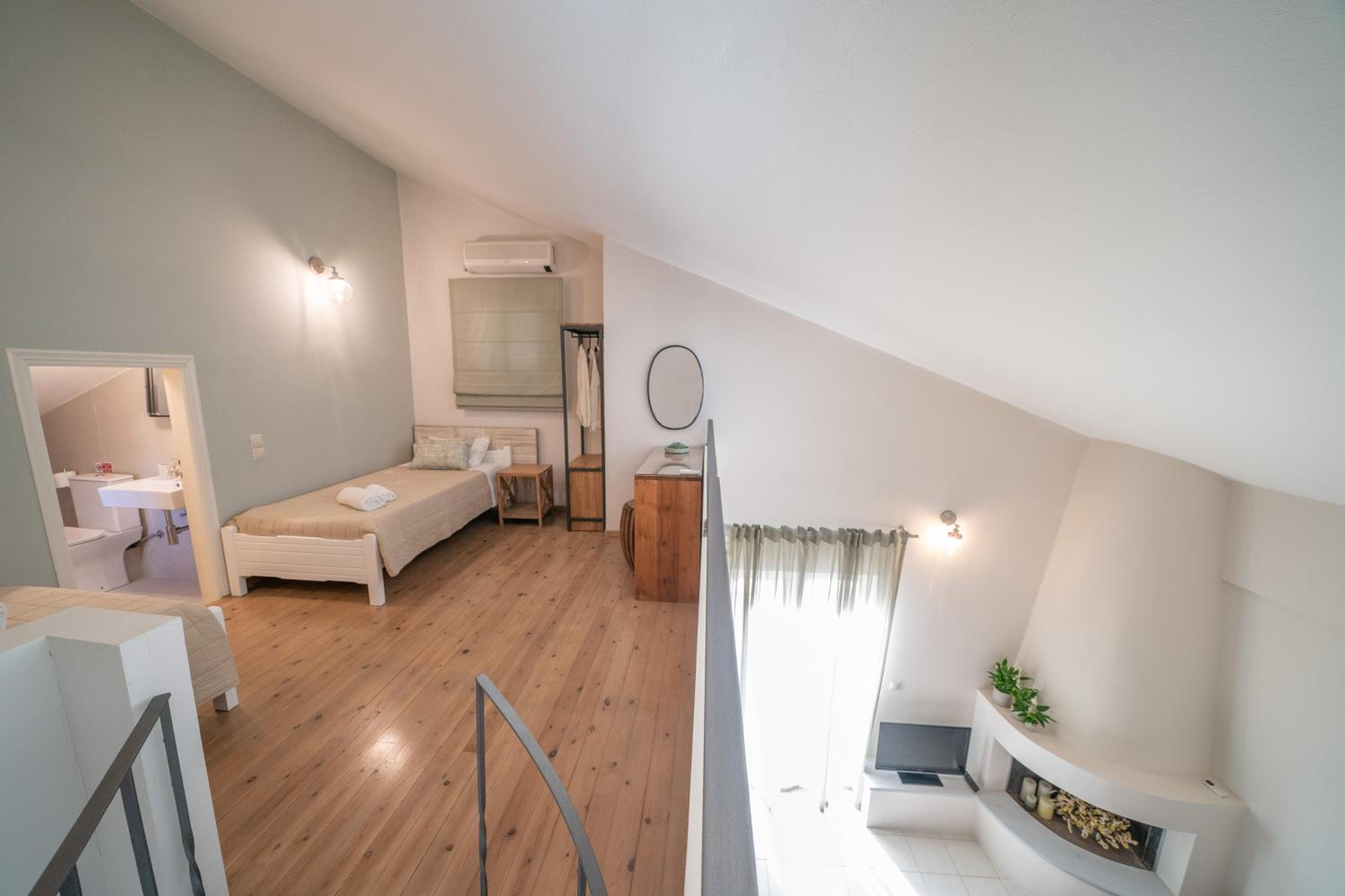 Apartment with View and Balcony photo 2