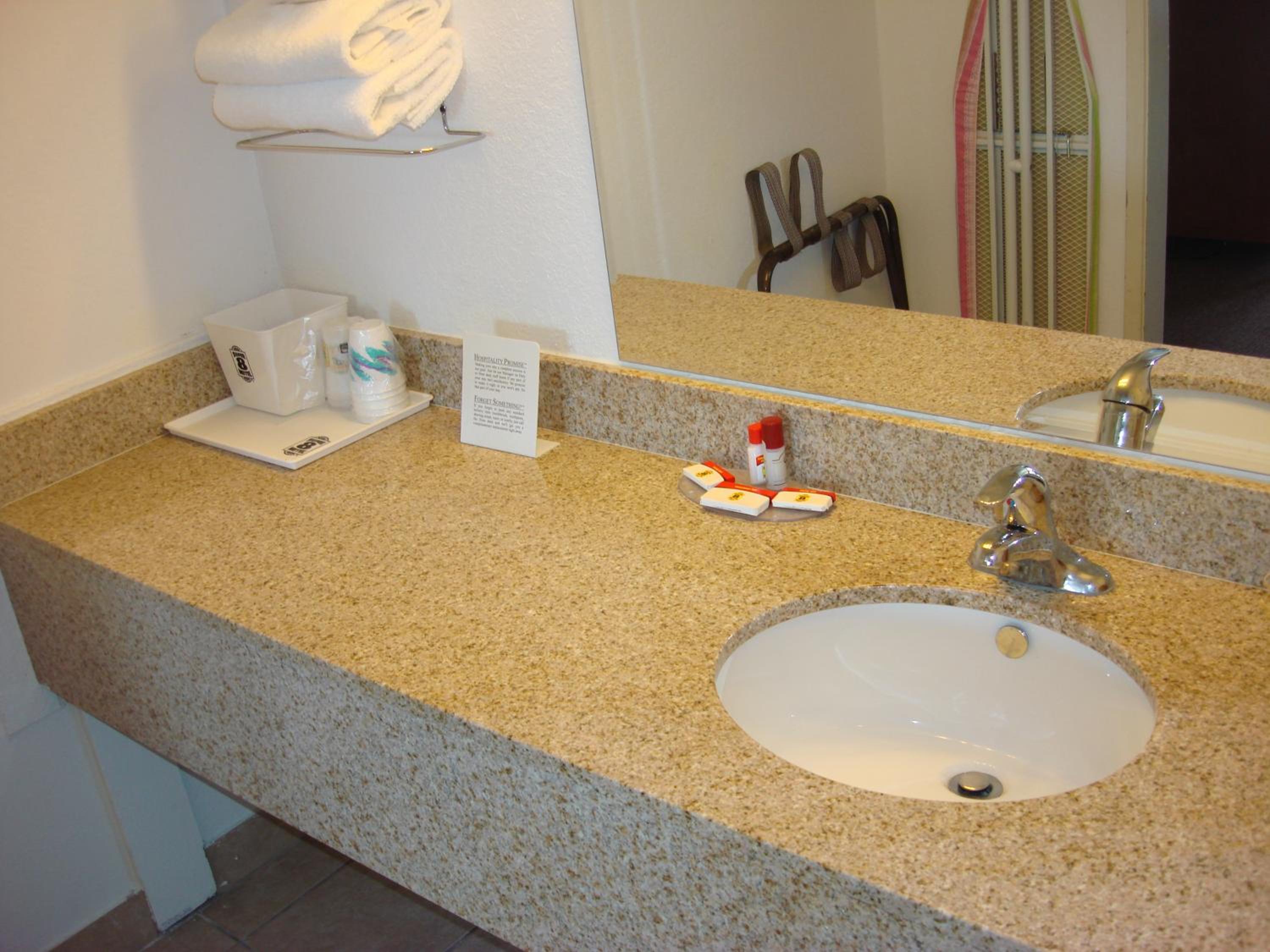 King Room - Non-Smoking - Photo 2