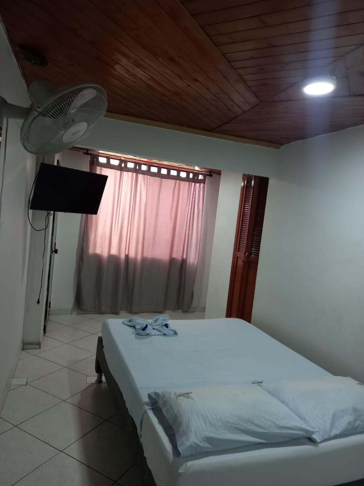 Twin Room with Shared Bathroom photo 1