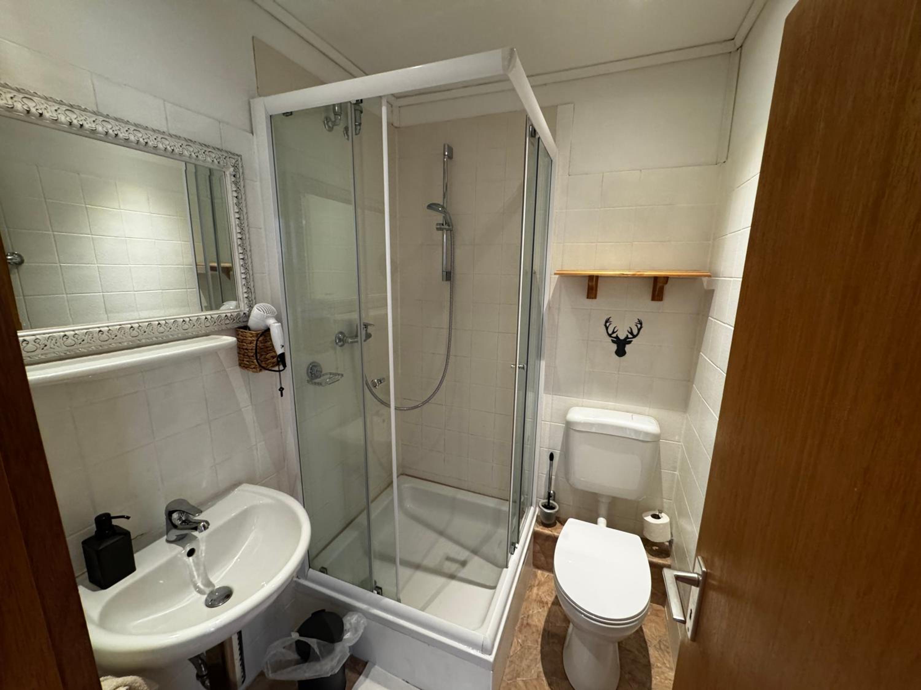 Single Room photo 3