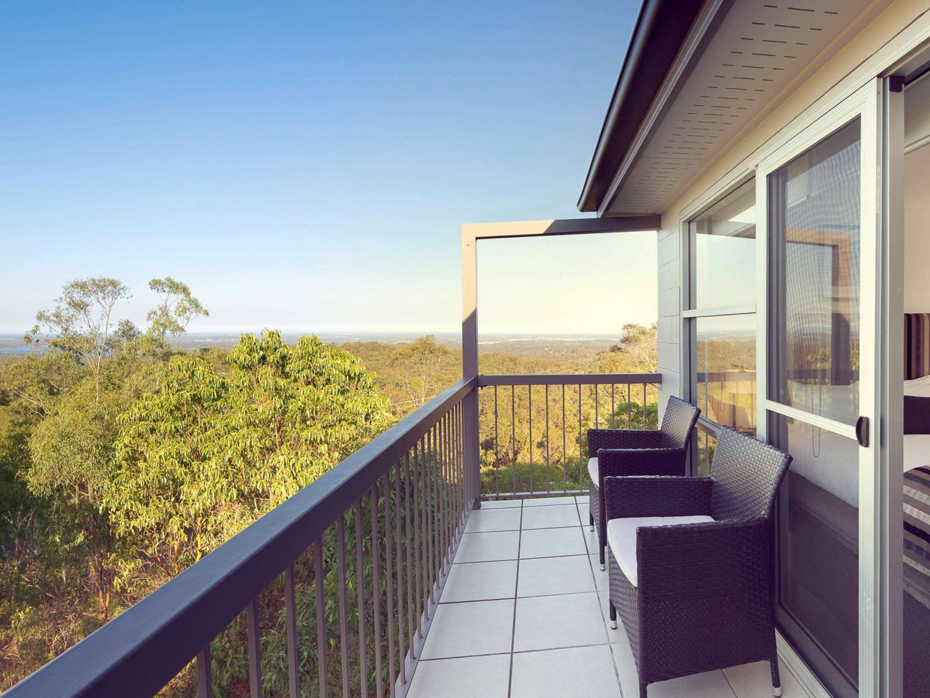 Privilege Queen Room with Mountain View - Photo 4