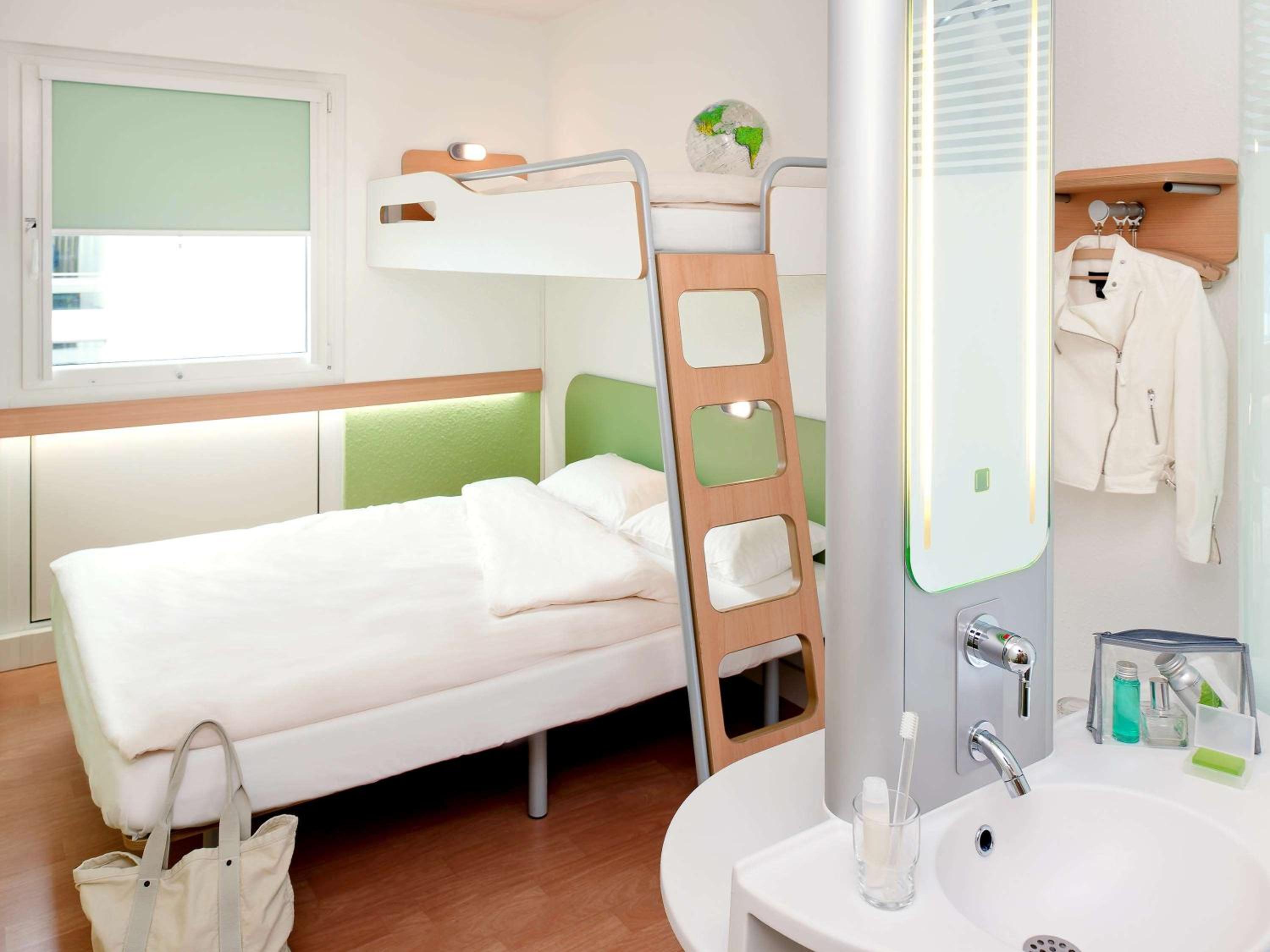 Double Room with one Bunk Bed photo 3