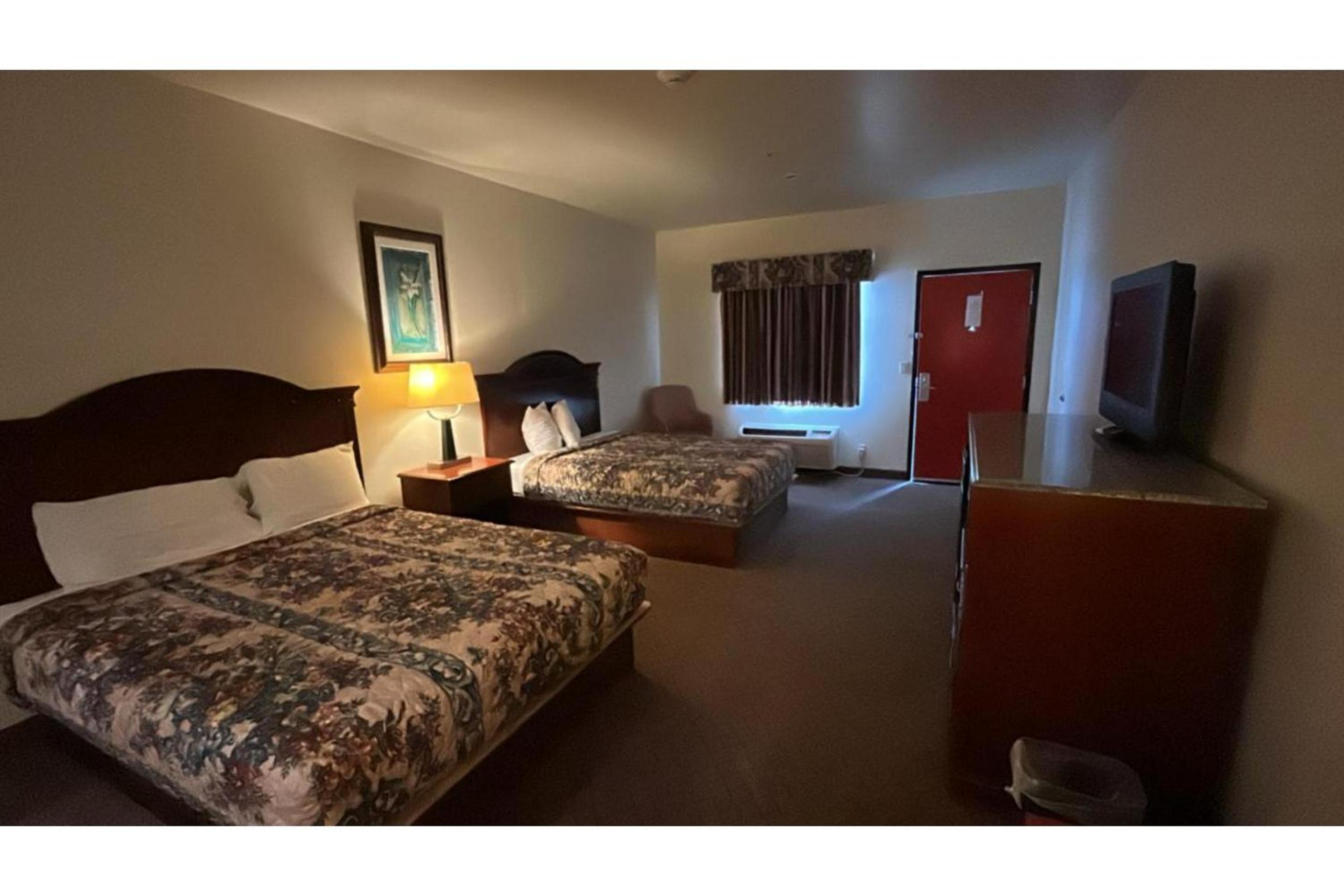 2 Queen Bed Smoking - Photo 7