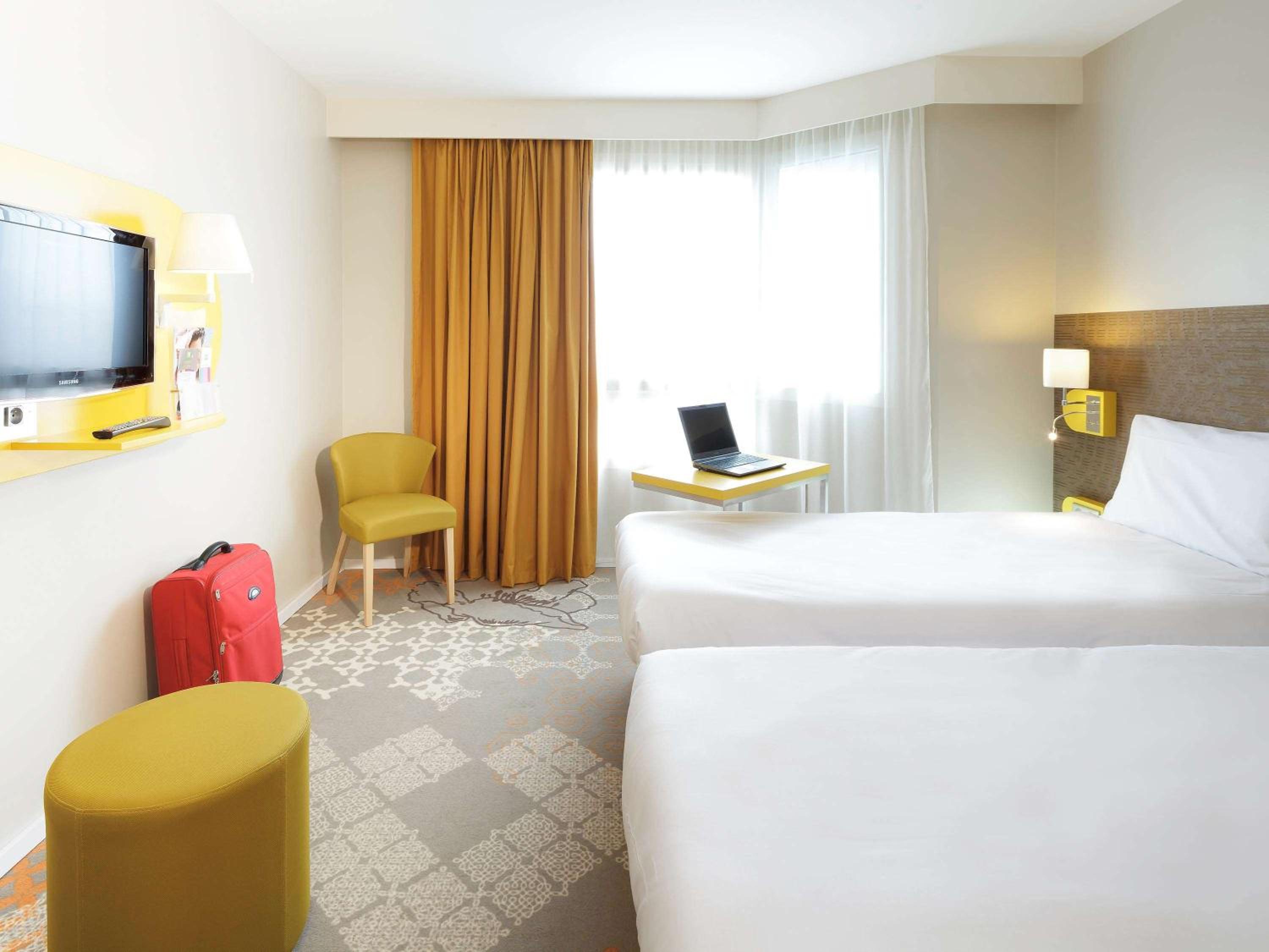 Standard Twin Room - Photo 5