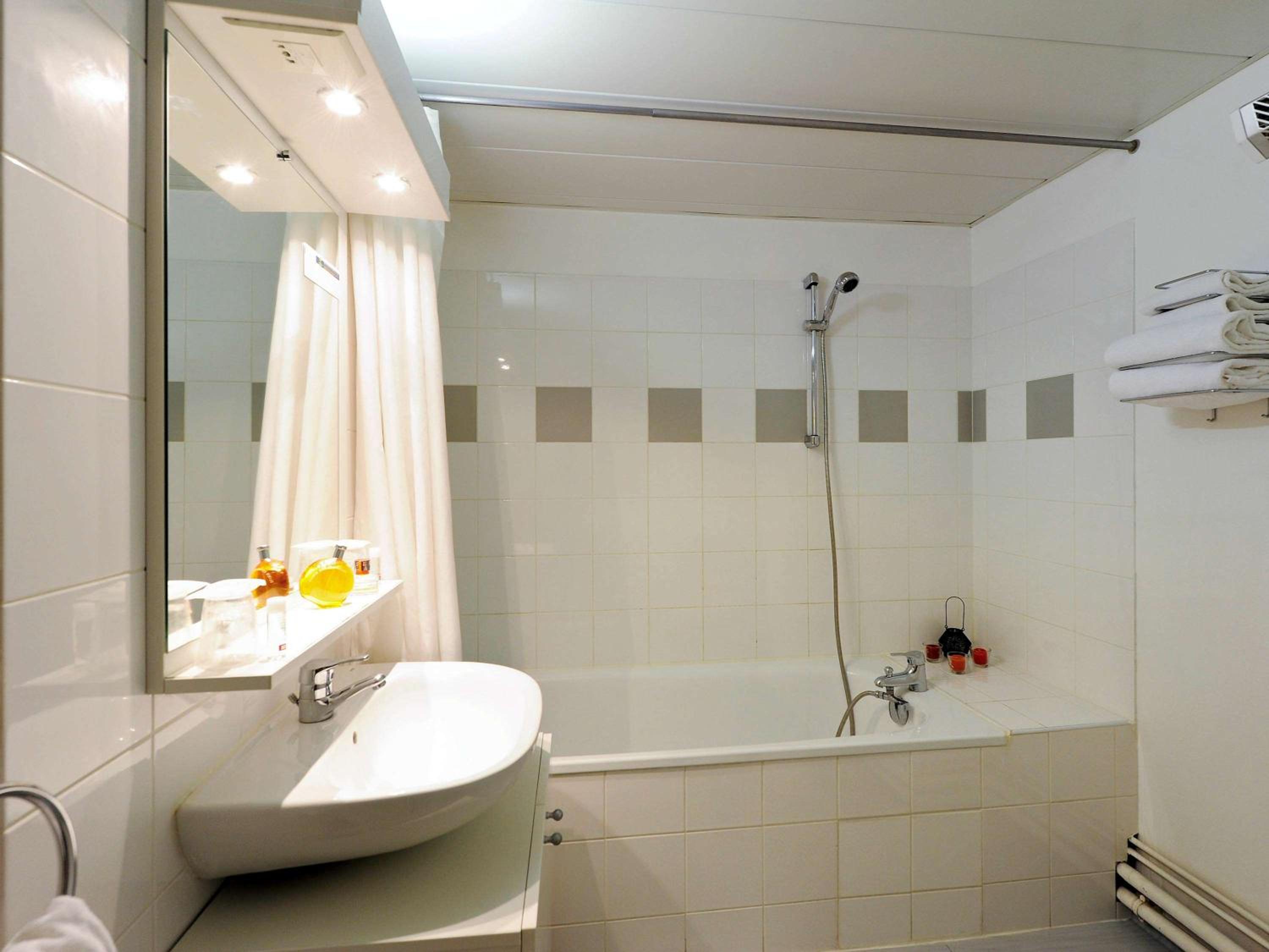 One-Bedroom Apartment - Photo 6