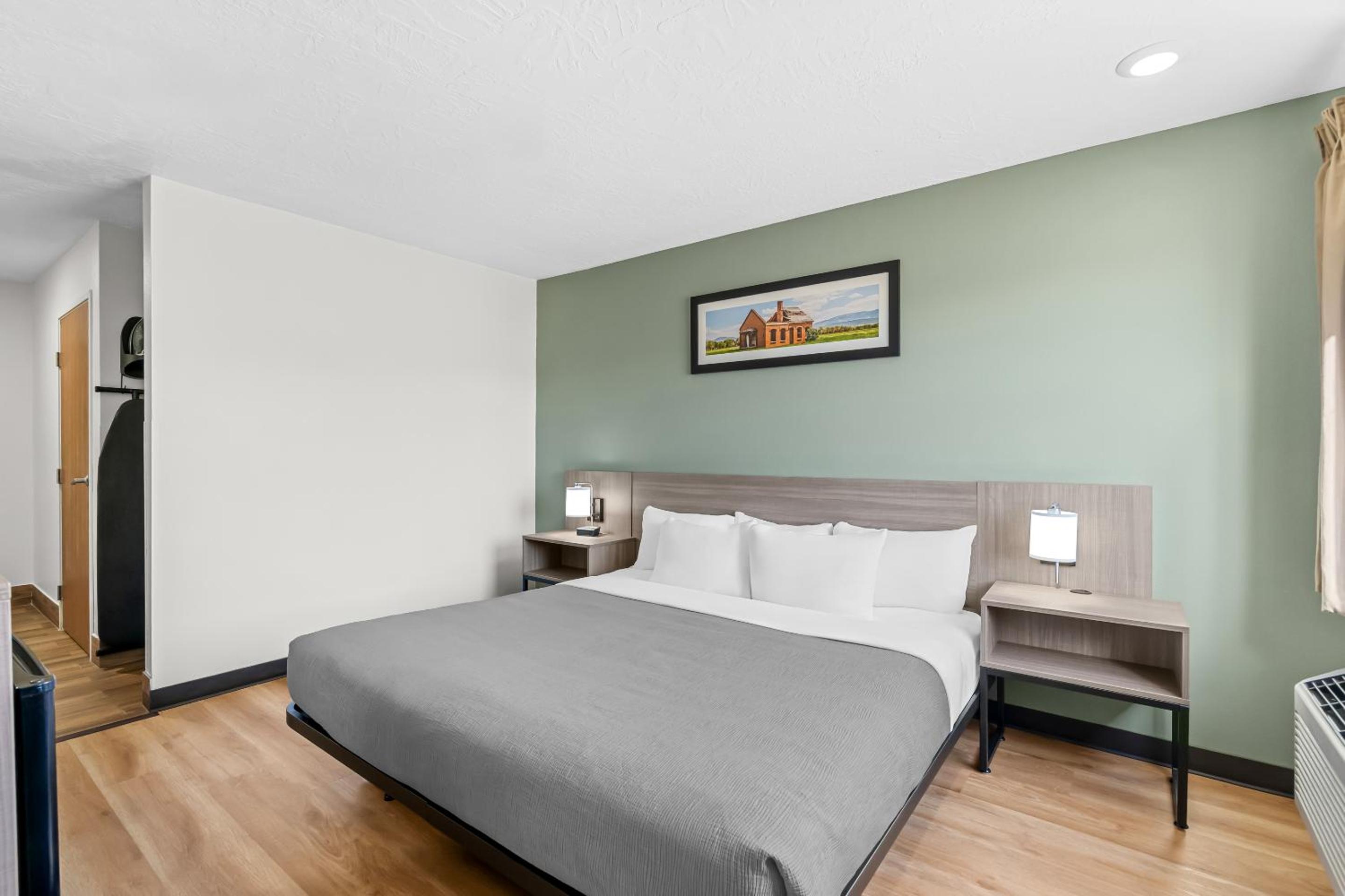 King Room - Disability Access/Non Smoking  - Photo 3