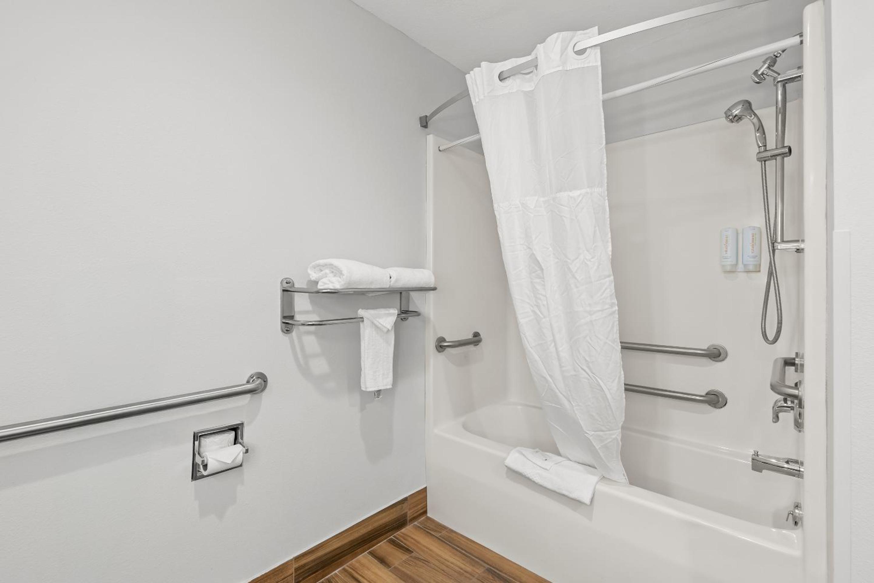 King Room - Disability Access/Non Smoking  - Photo 2