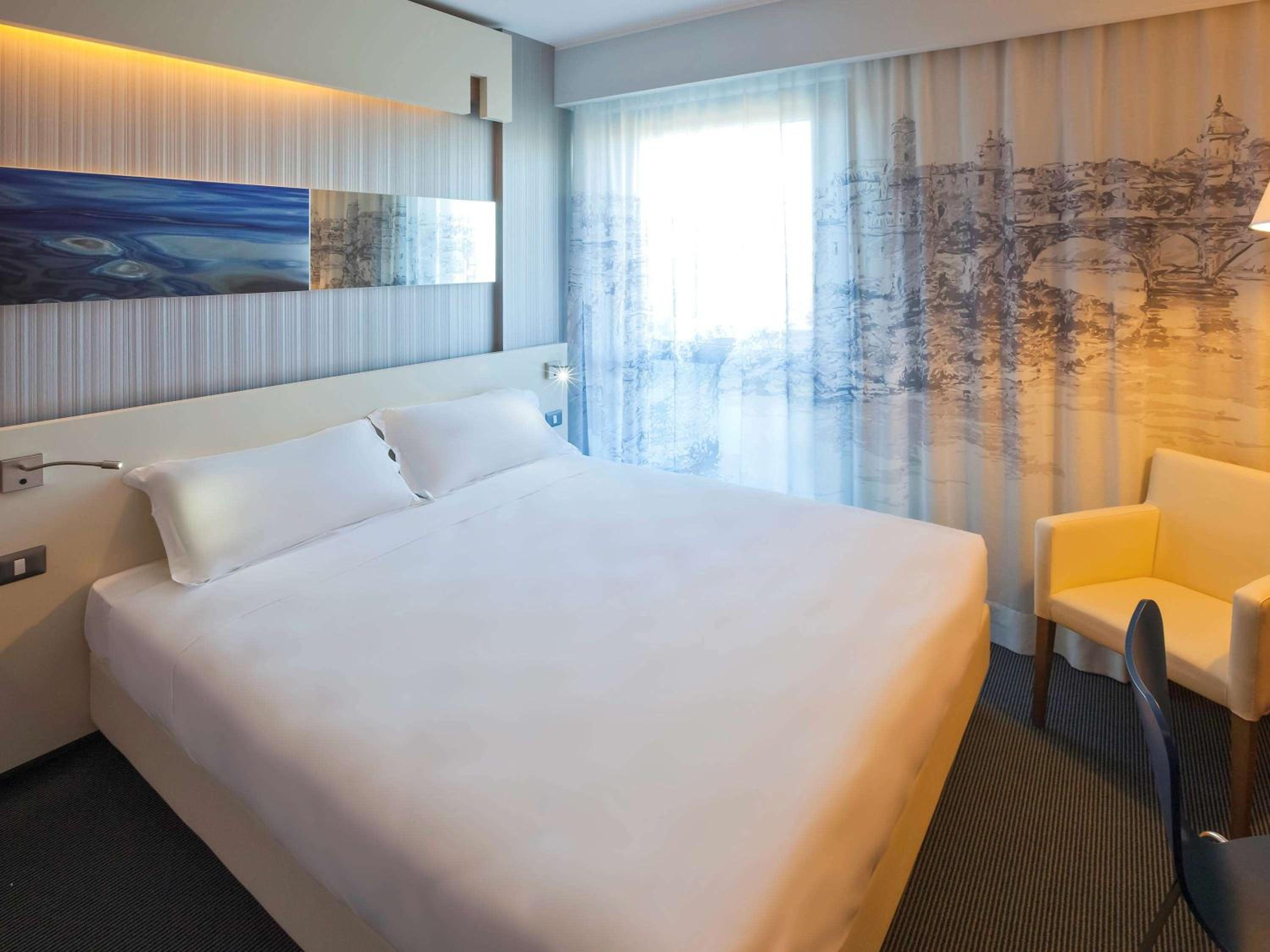 Superior Double Room with Balcony
