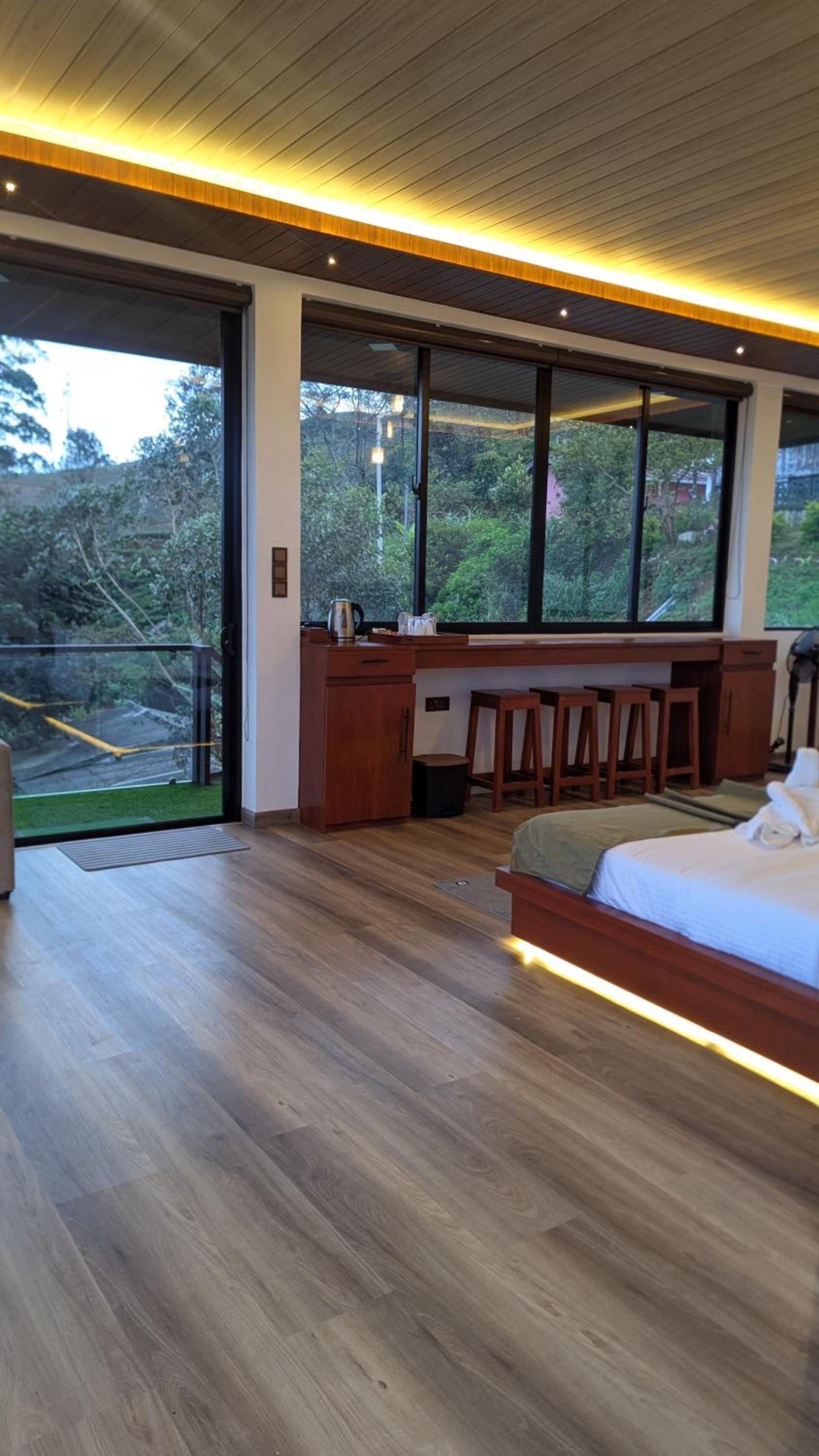 Deluxe Family Suite photo 3