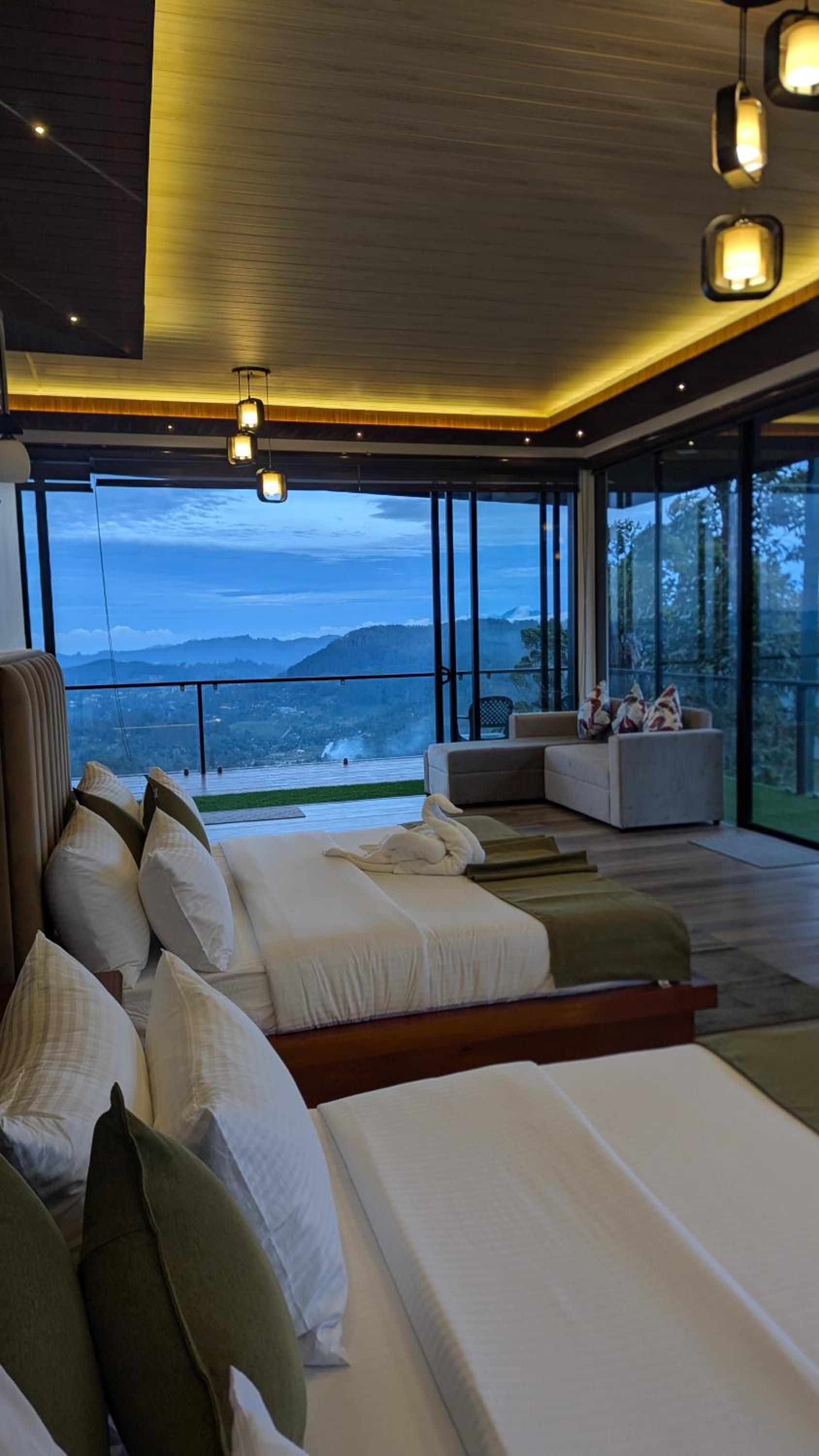 Deluxe Family Suite photo 2