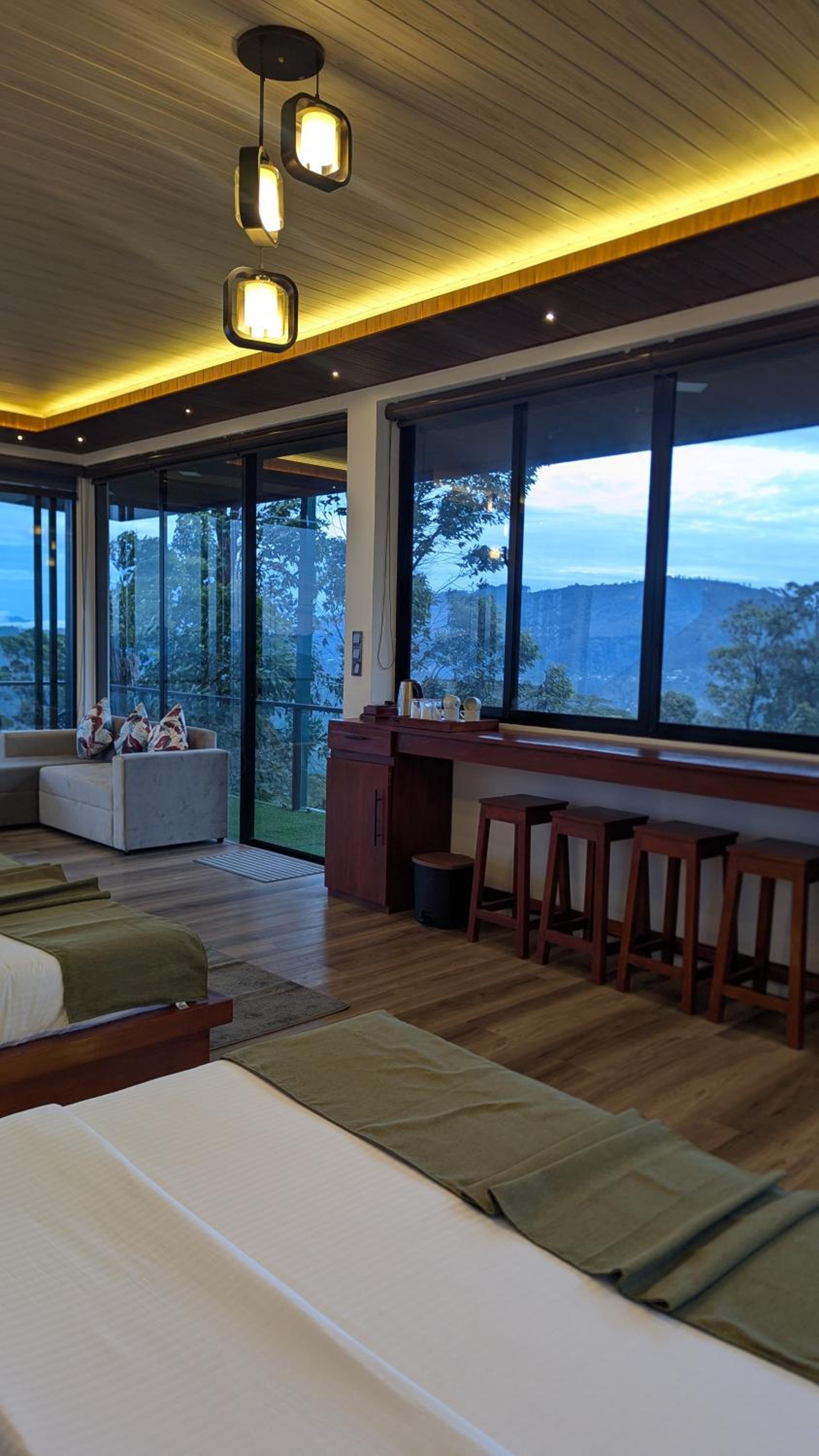 Deluxe Family Suite