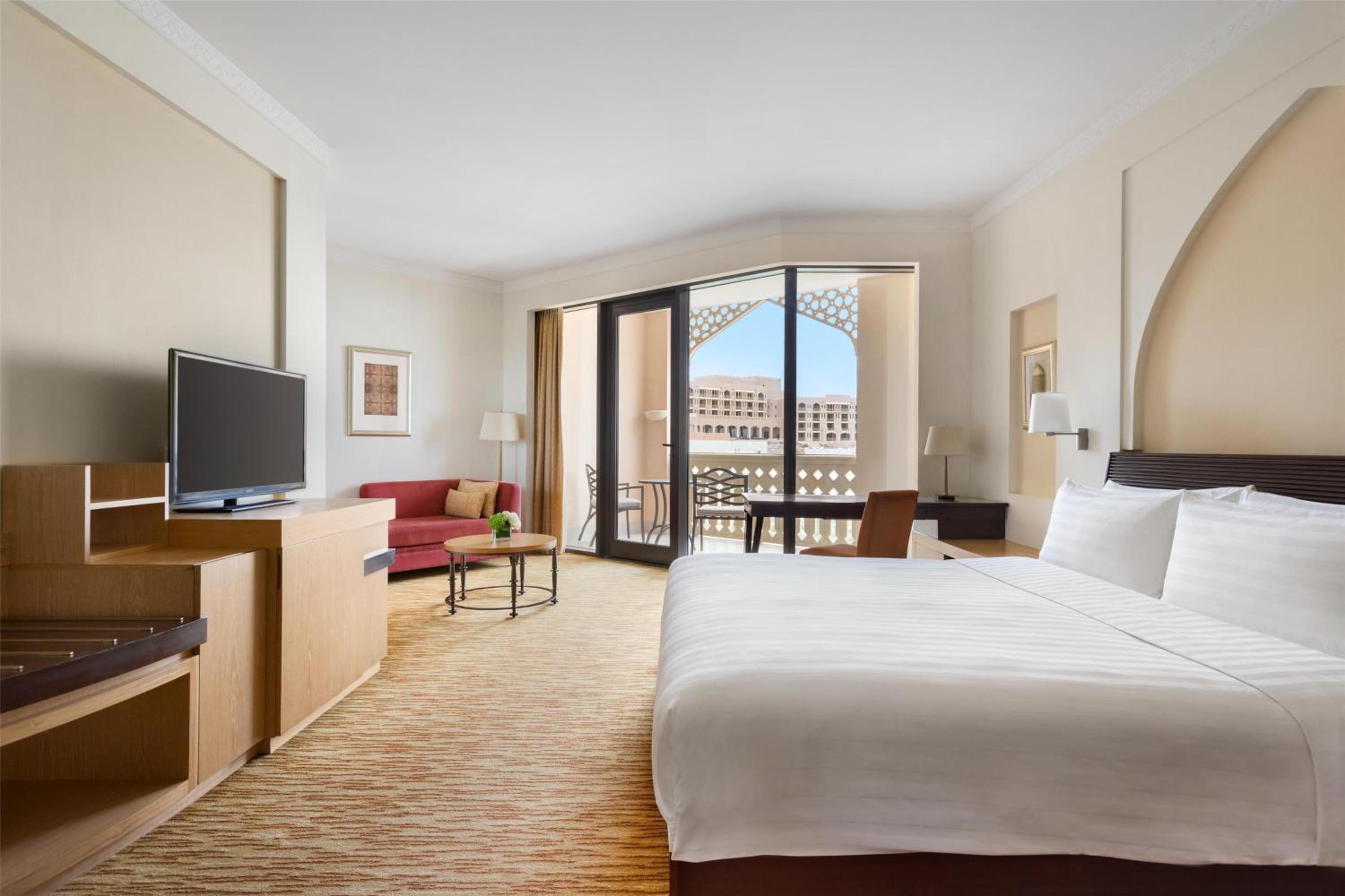 Deluxe King Room - Photo 1