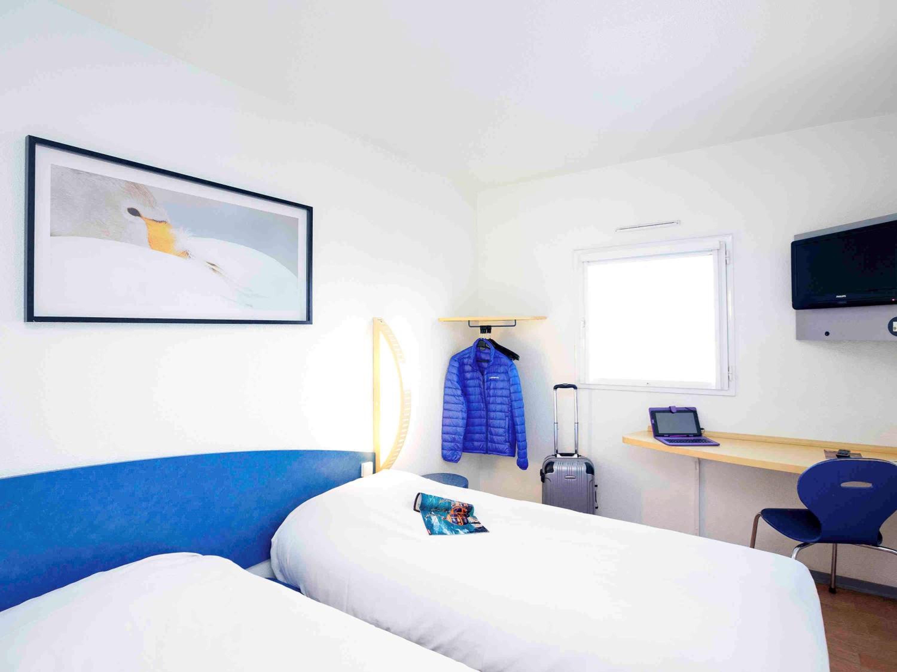 Twin Room - Photo 2