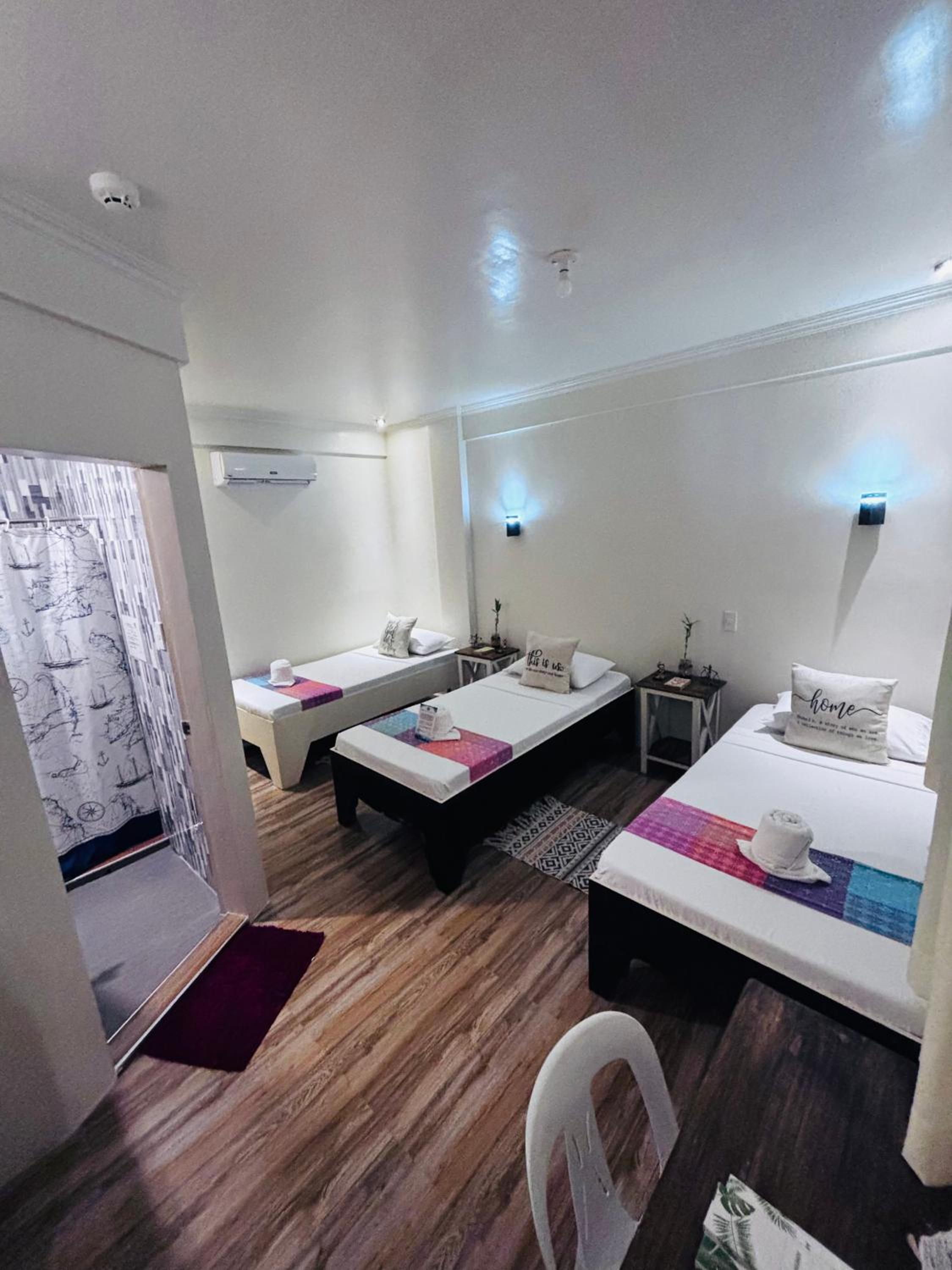 Triple Room with Bathroom photo 2