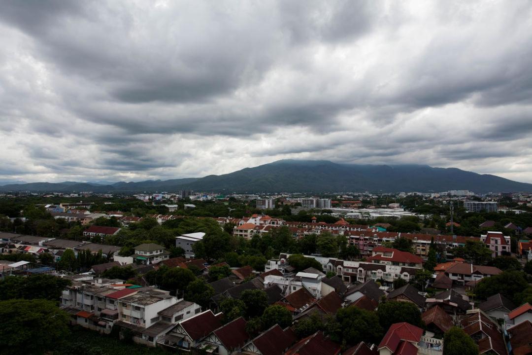 One-Bedroom Apartment with Balcony and Mountain View  