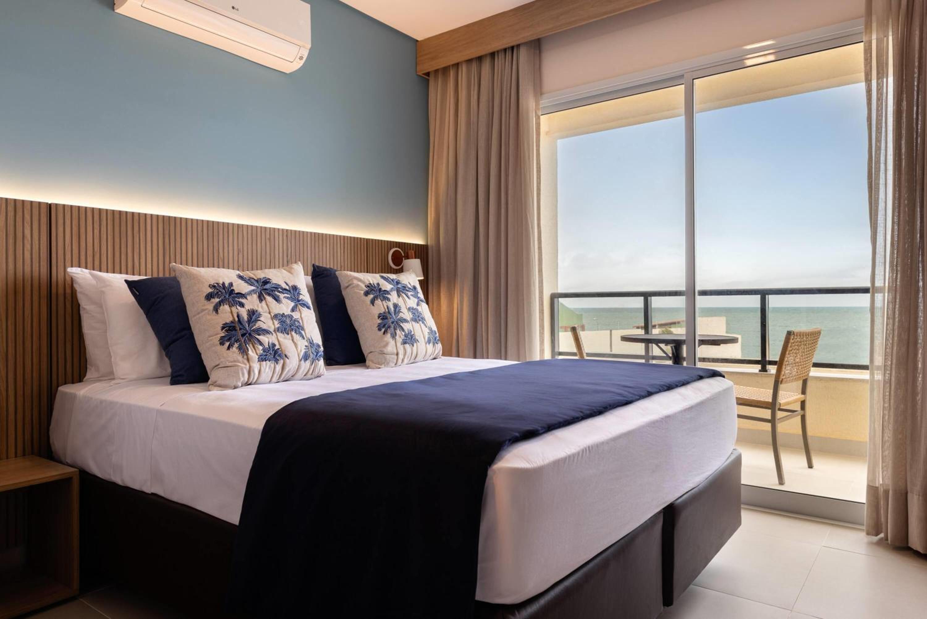 Queen Room with Sofa Bed and Pool View - Mobility Accessible/Non-Smoking