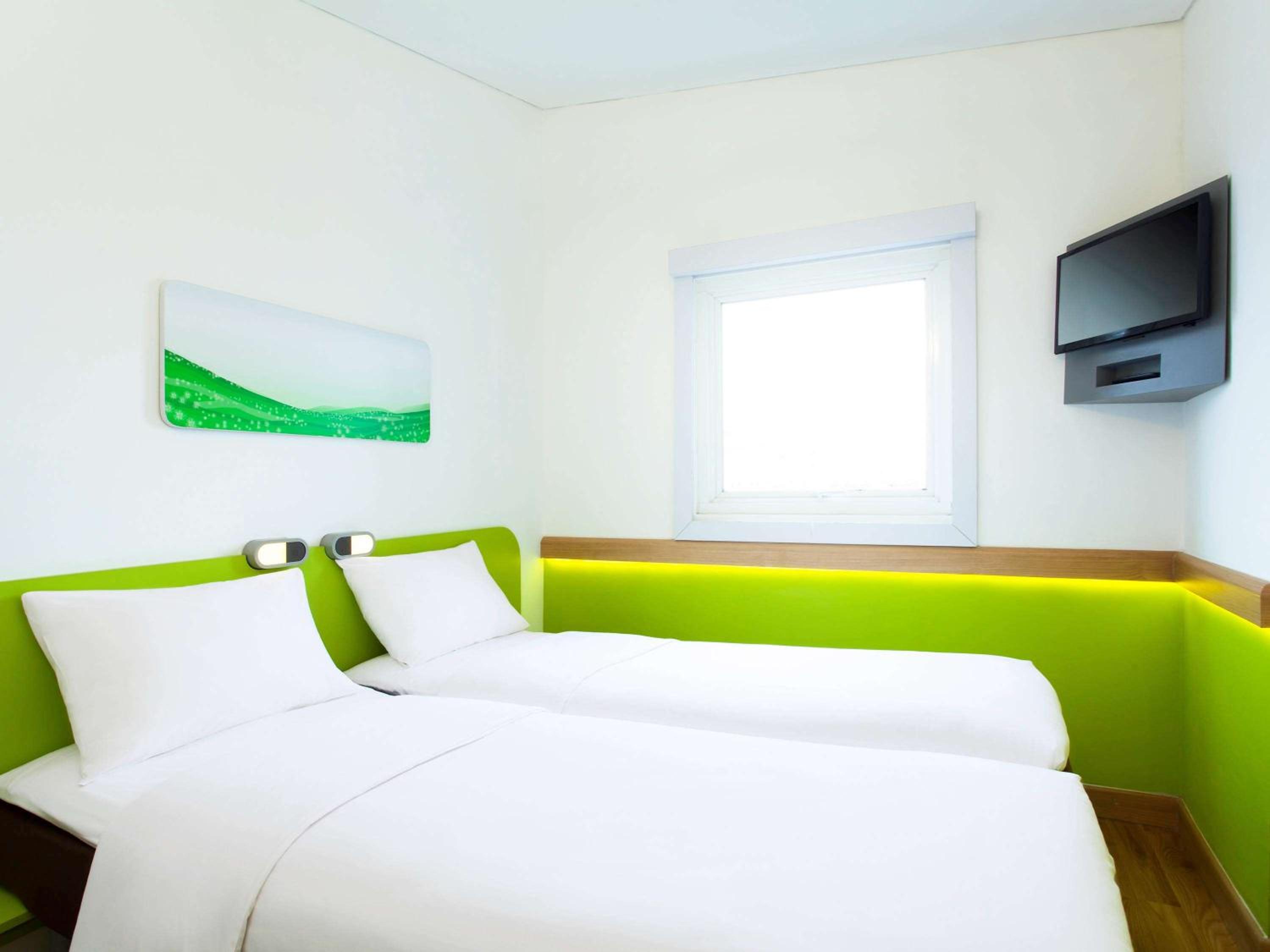 Standard Twin Room photo 3