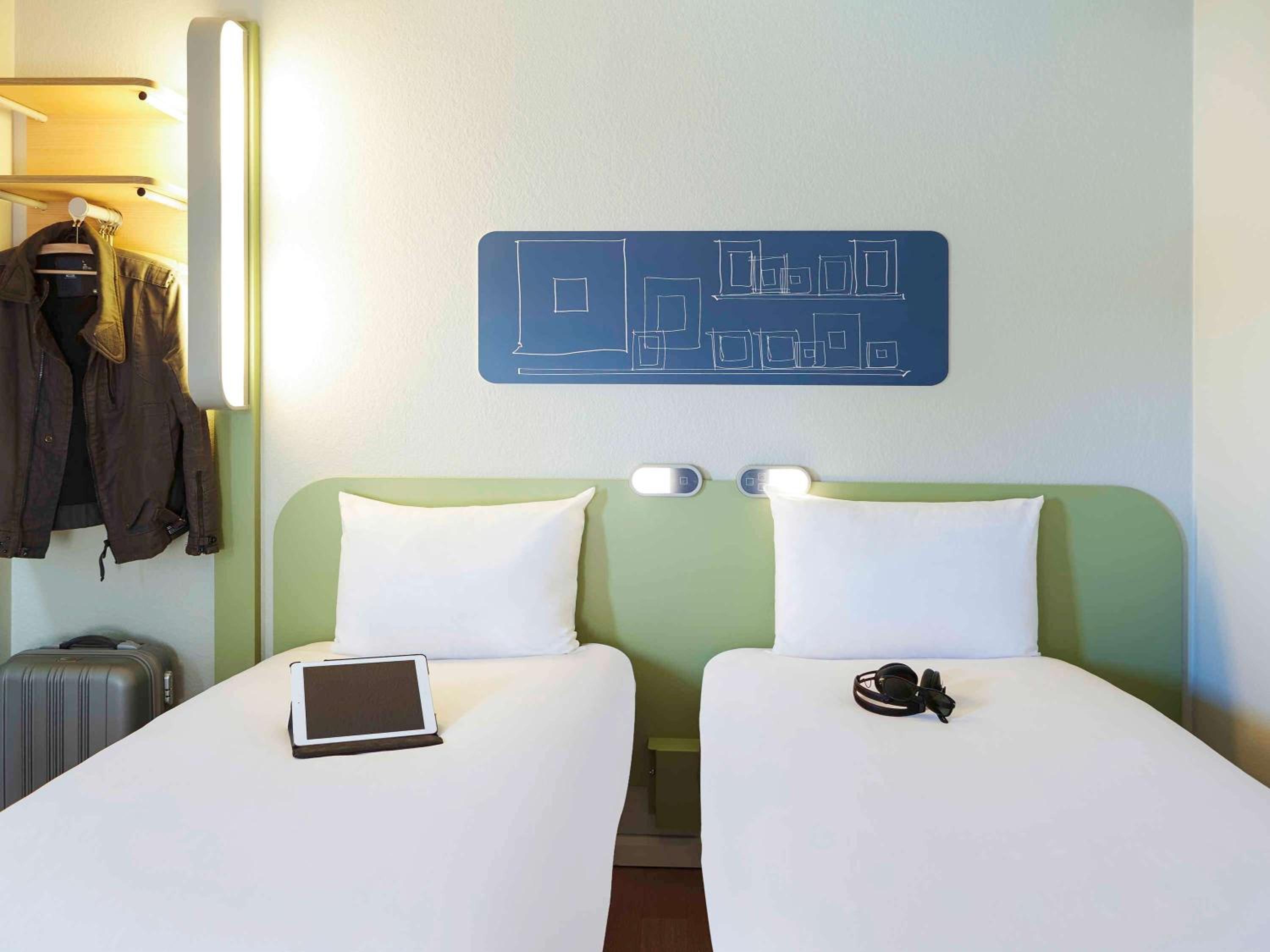 Twin Room - Photo 5
