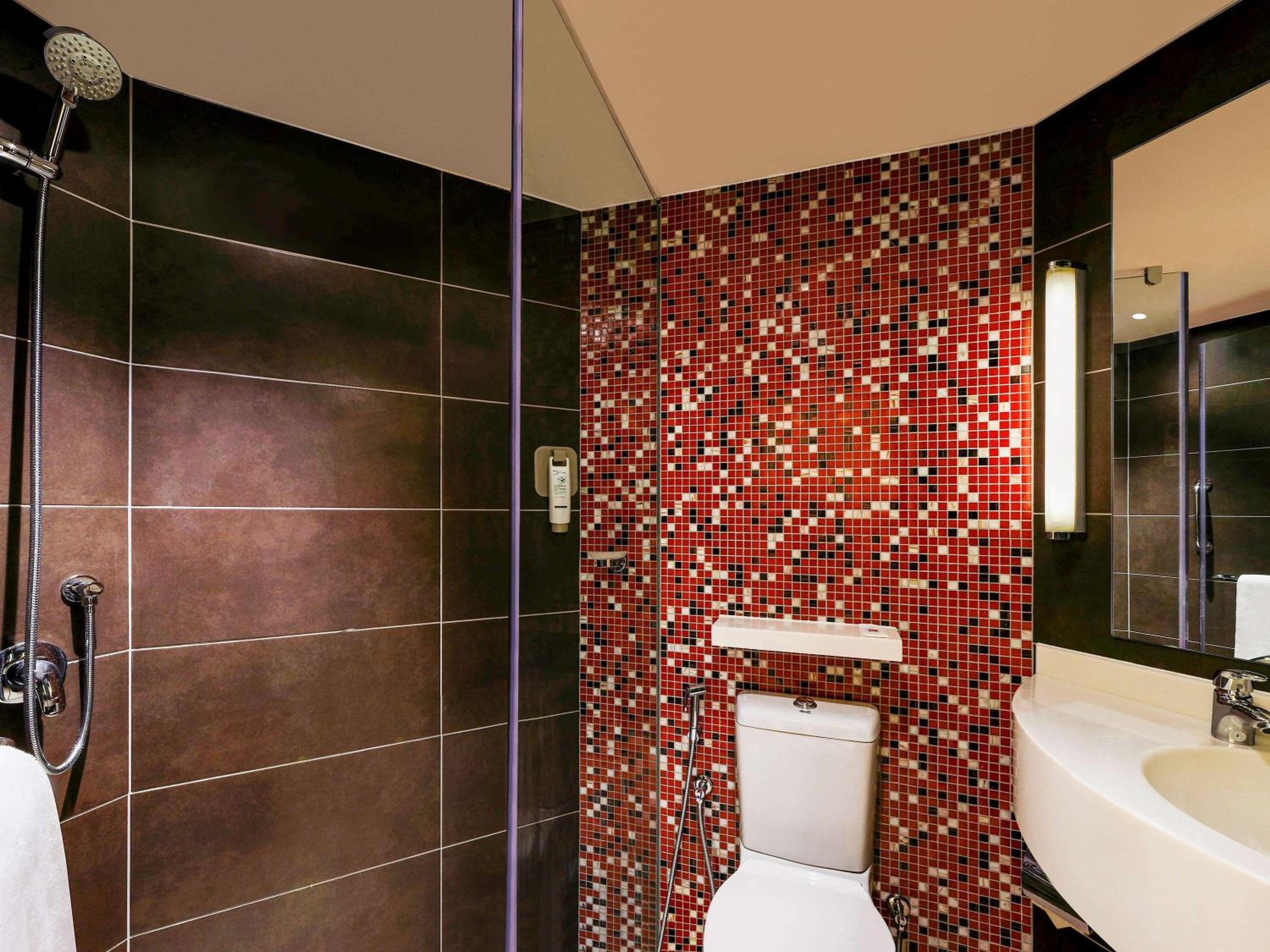 Standard Queen Room - Photo 6