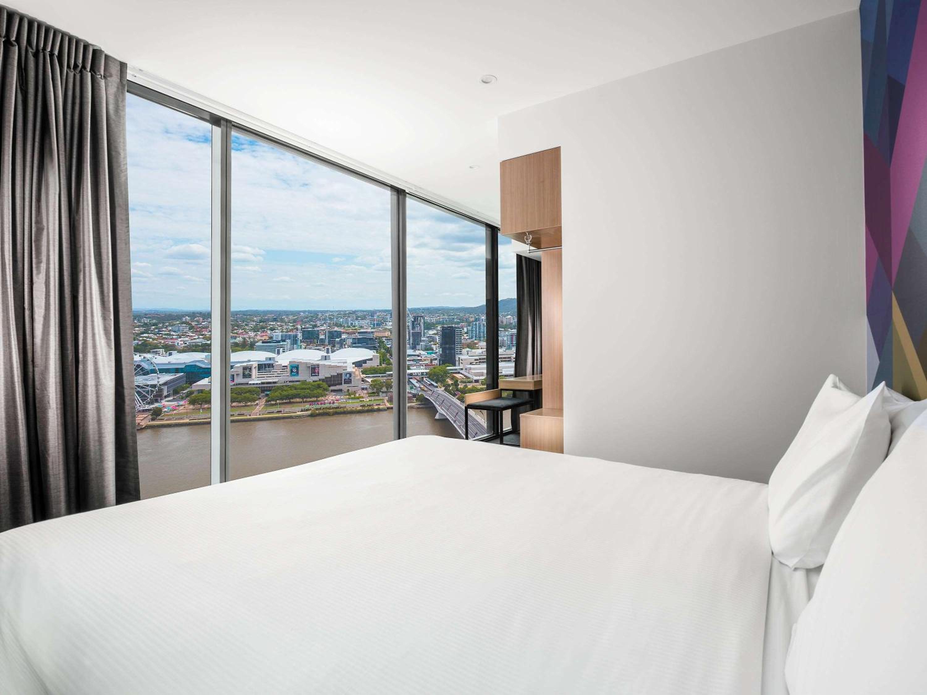 Deluxe Corner King Room with River View